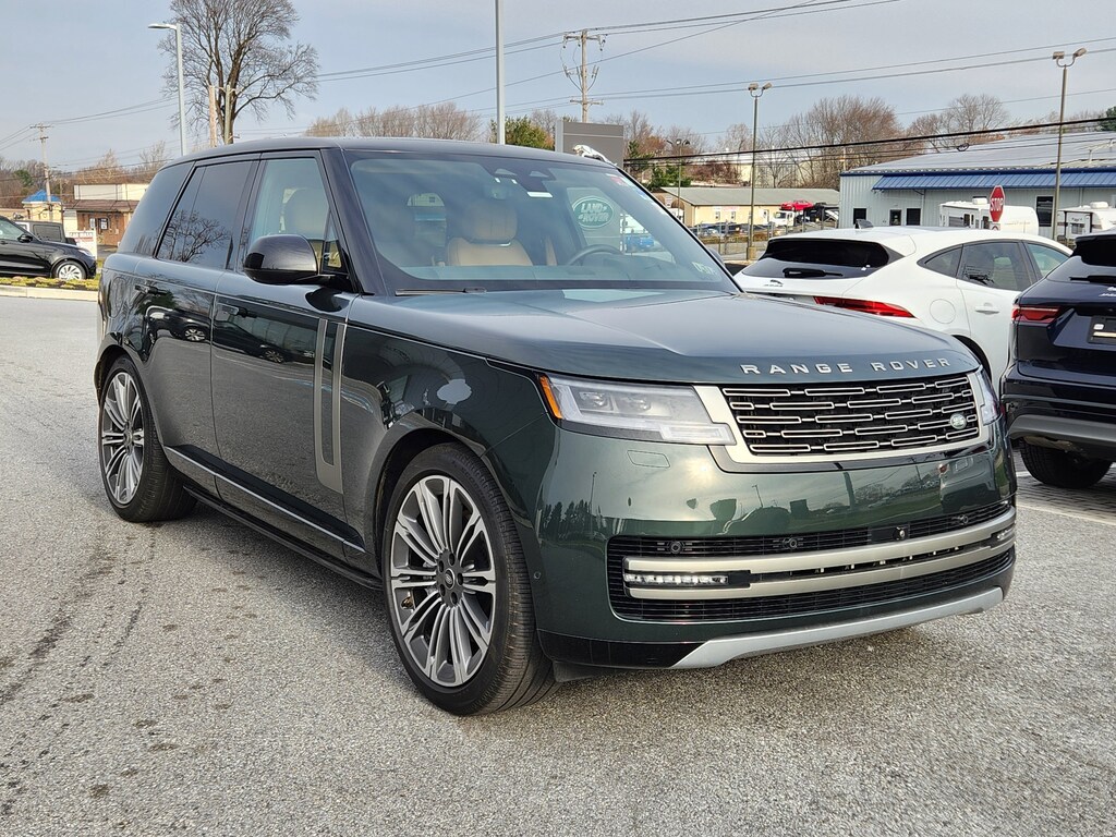 Used 2025 Land Rover Range Rover P530 SE SUV