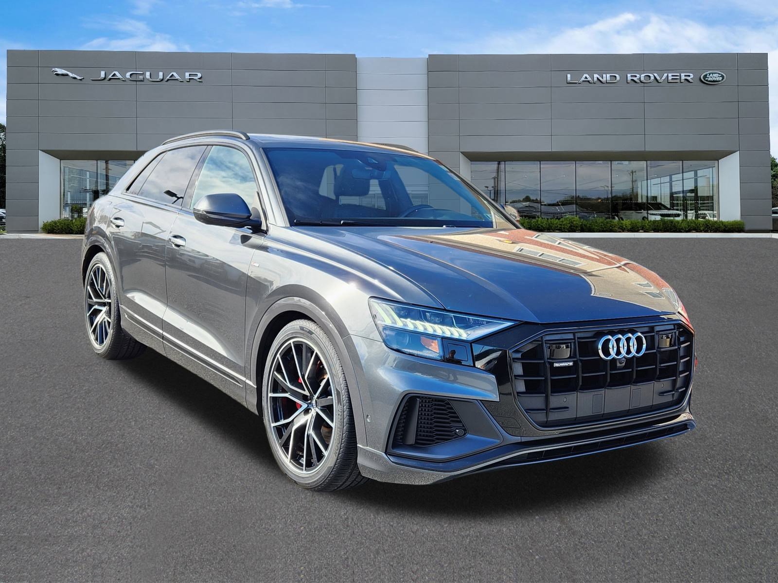 2019 Audi Q8 line Premium Plus photo 2