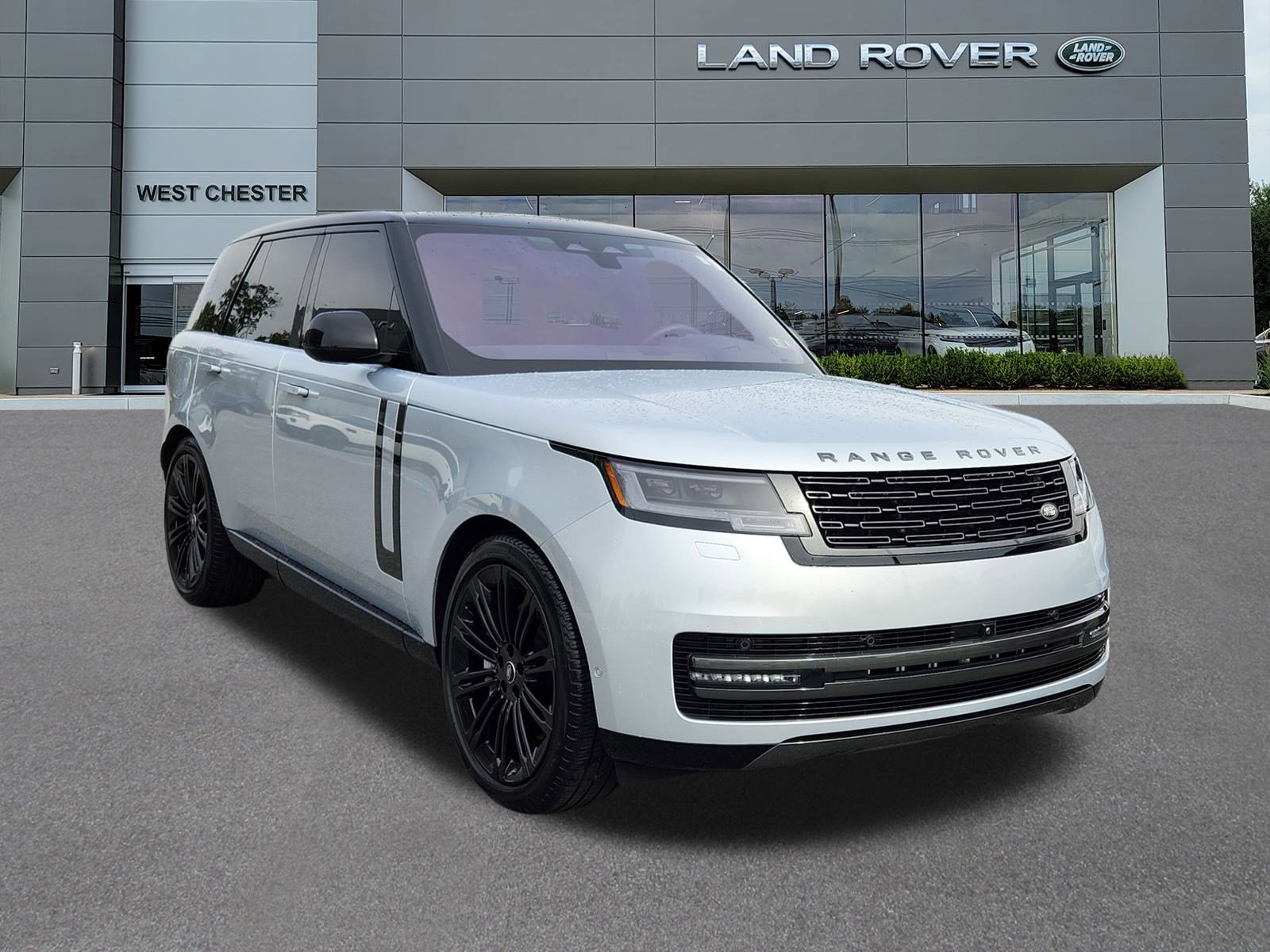 2023 Land Rover Range Rover SE photo 2