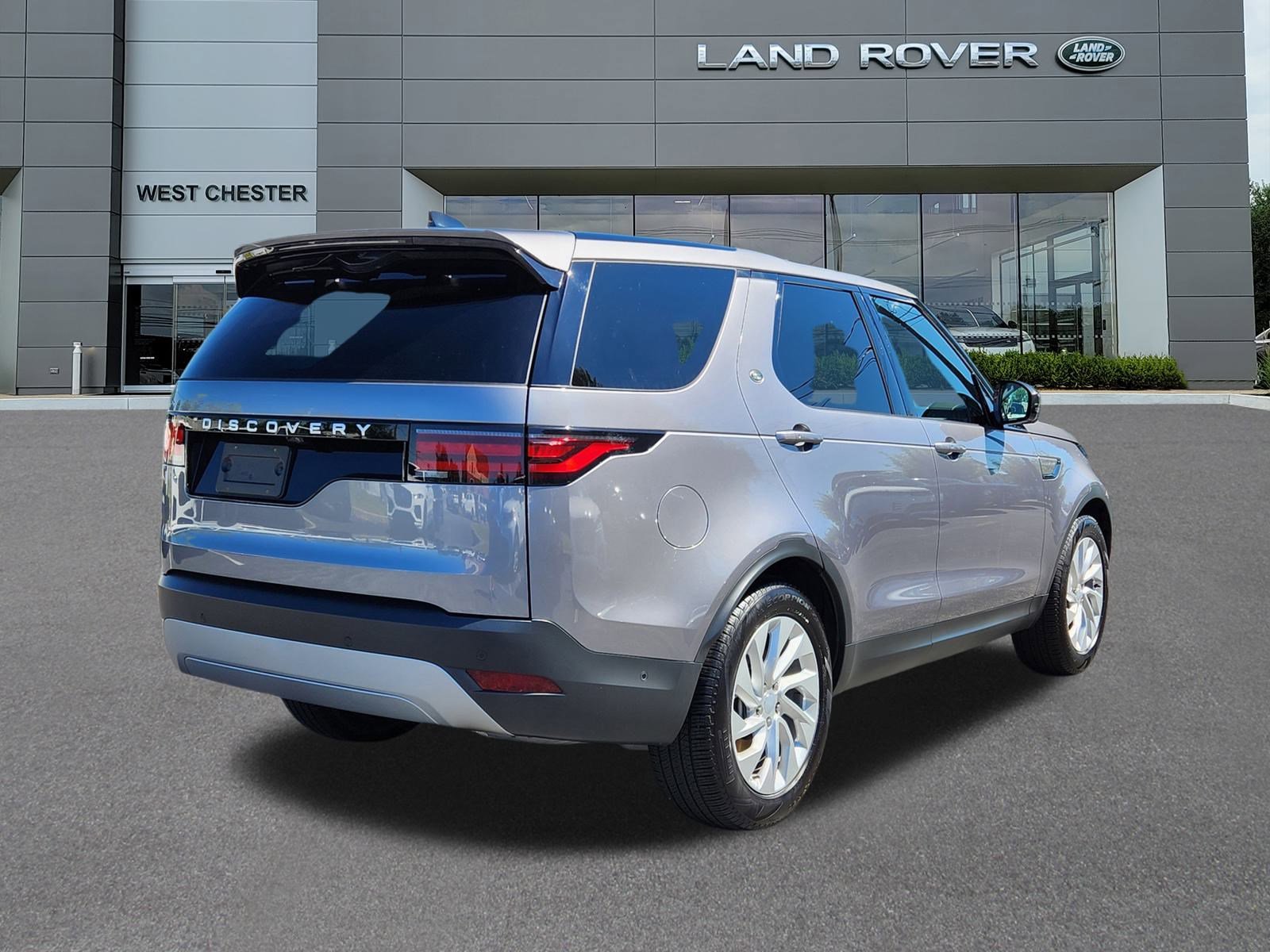 2025 Land Rover Discovery P300 S photo 4