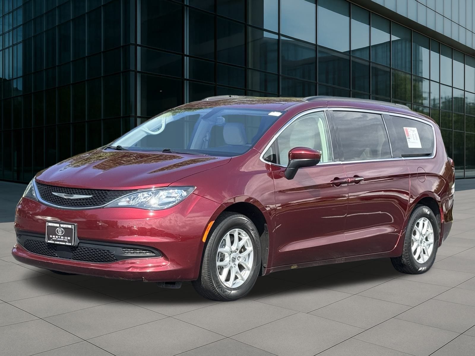 2021 Chrysler Voyager's photo