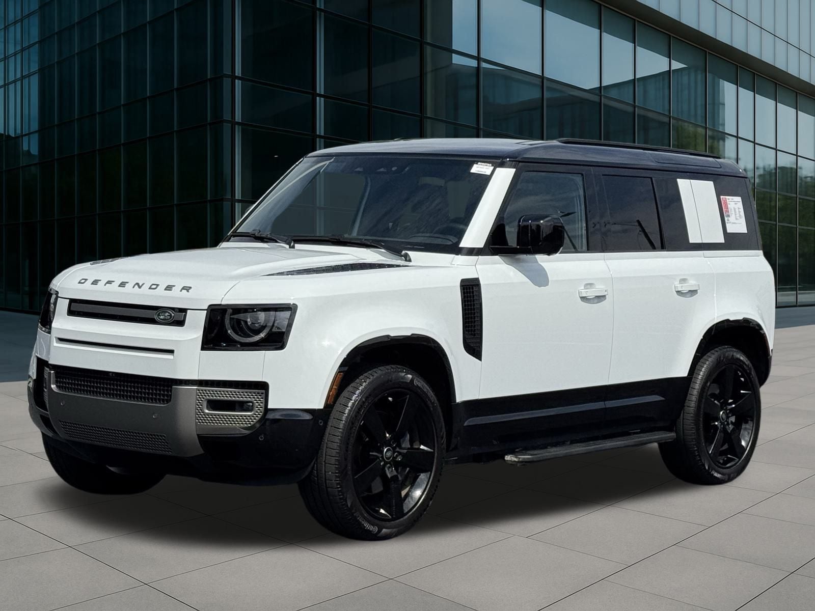 2025 Land Rover Defender X-Dynamic SE's photo