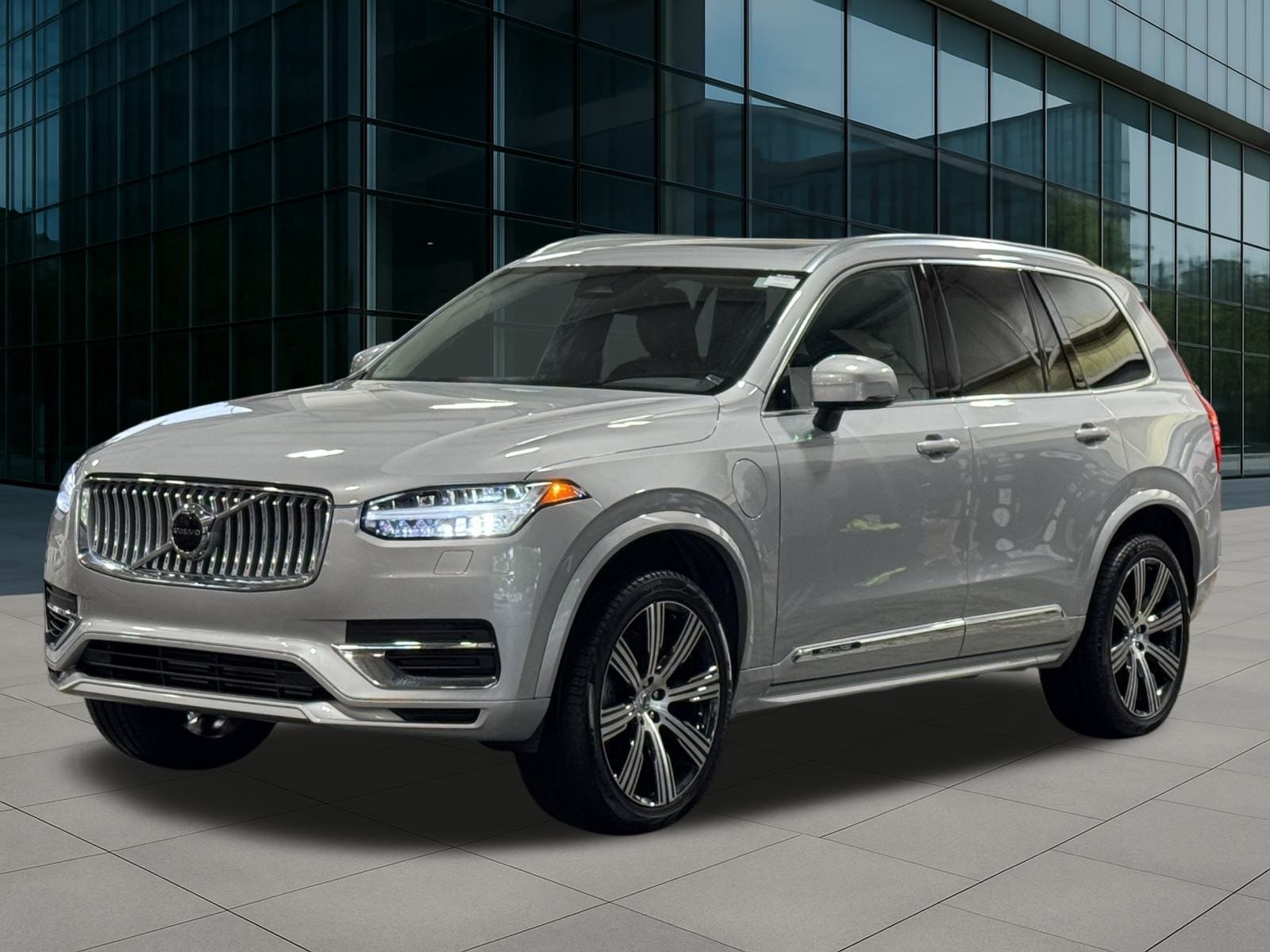 2024 Volvo XC90 Core's photo