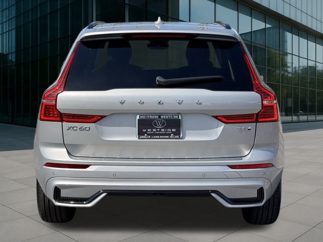 2025 Volvo XC60 Hybrid T8 Core photo 4