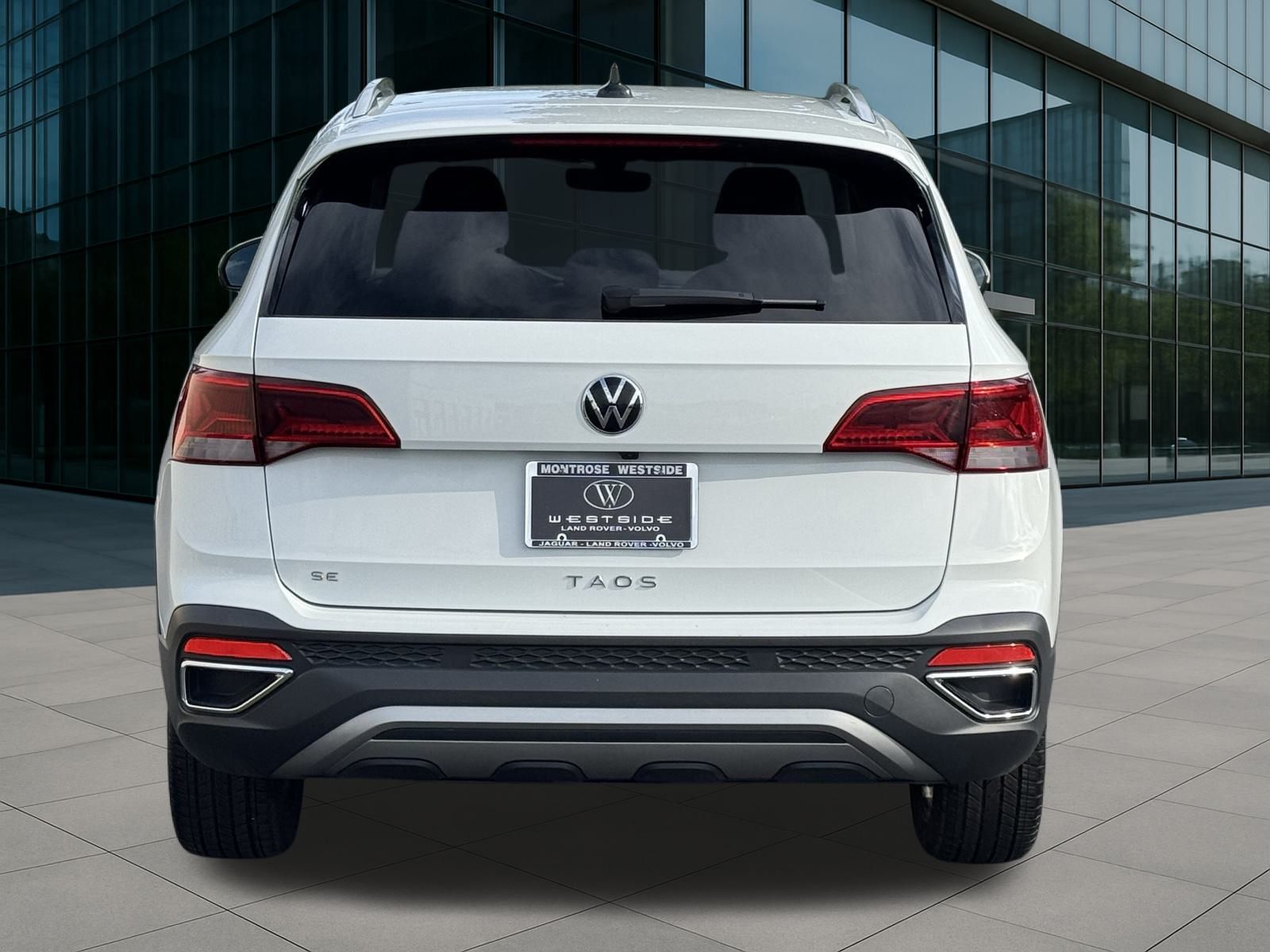 2024 Volkswagen Taos SE photo 3