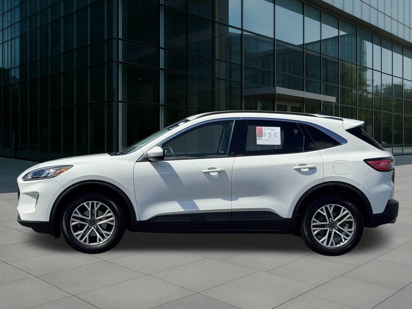 2022 Ford Escape SEL photo 2