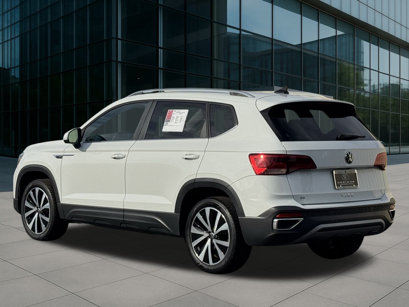 2024 Volkswagen Taos SE photo 2