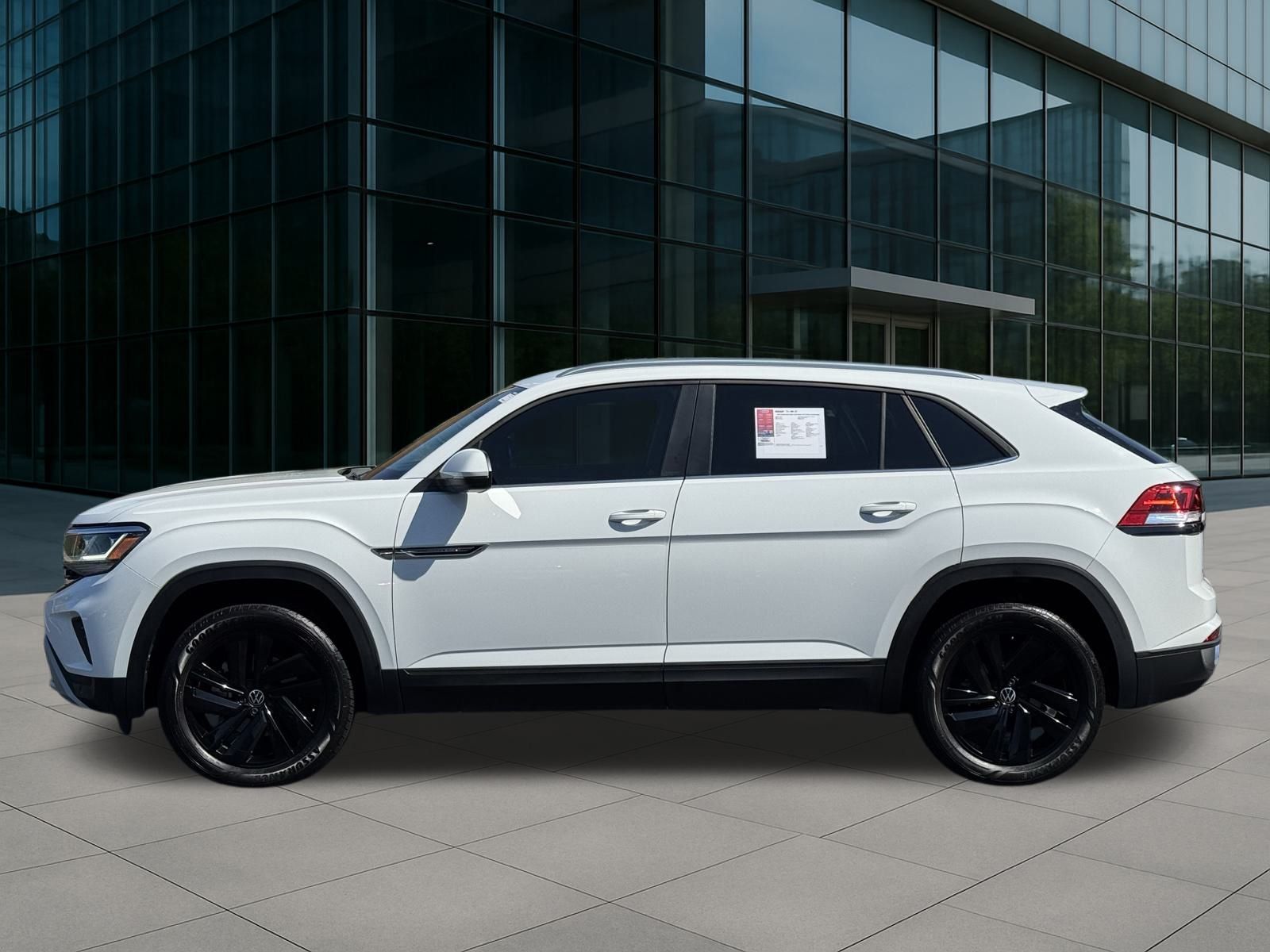 2023 Volkswagen Atlas Cross Sport V6 SE Technology photo 2