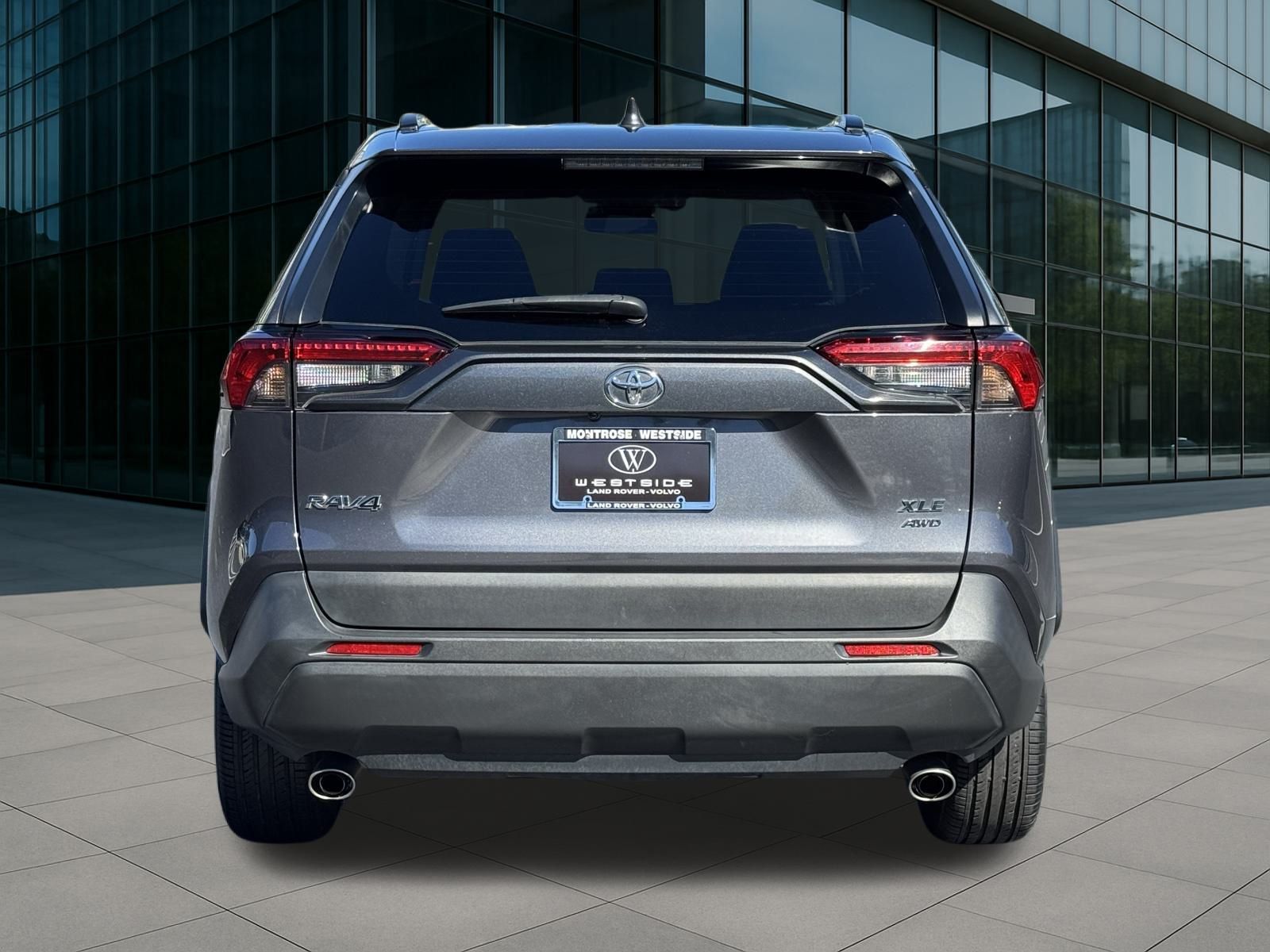 2022 Toyota RAV4 XLE photo 3