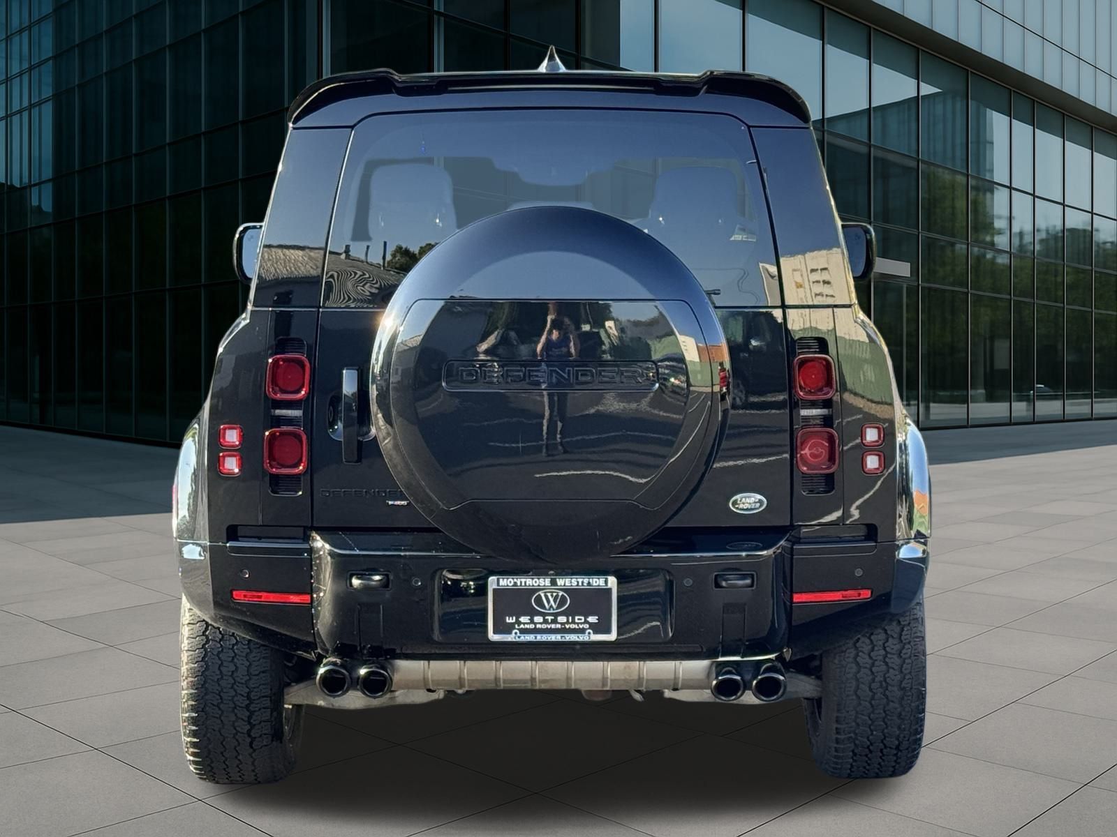 2023 Land Rover Defender 90 X-Dynamic SE photo 2