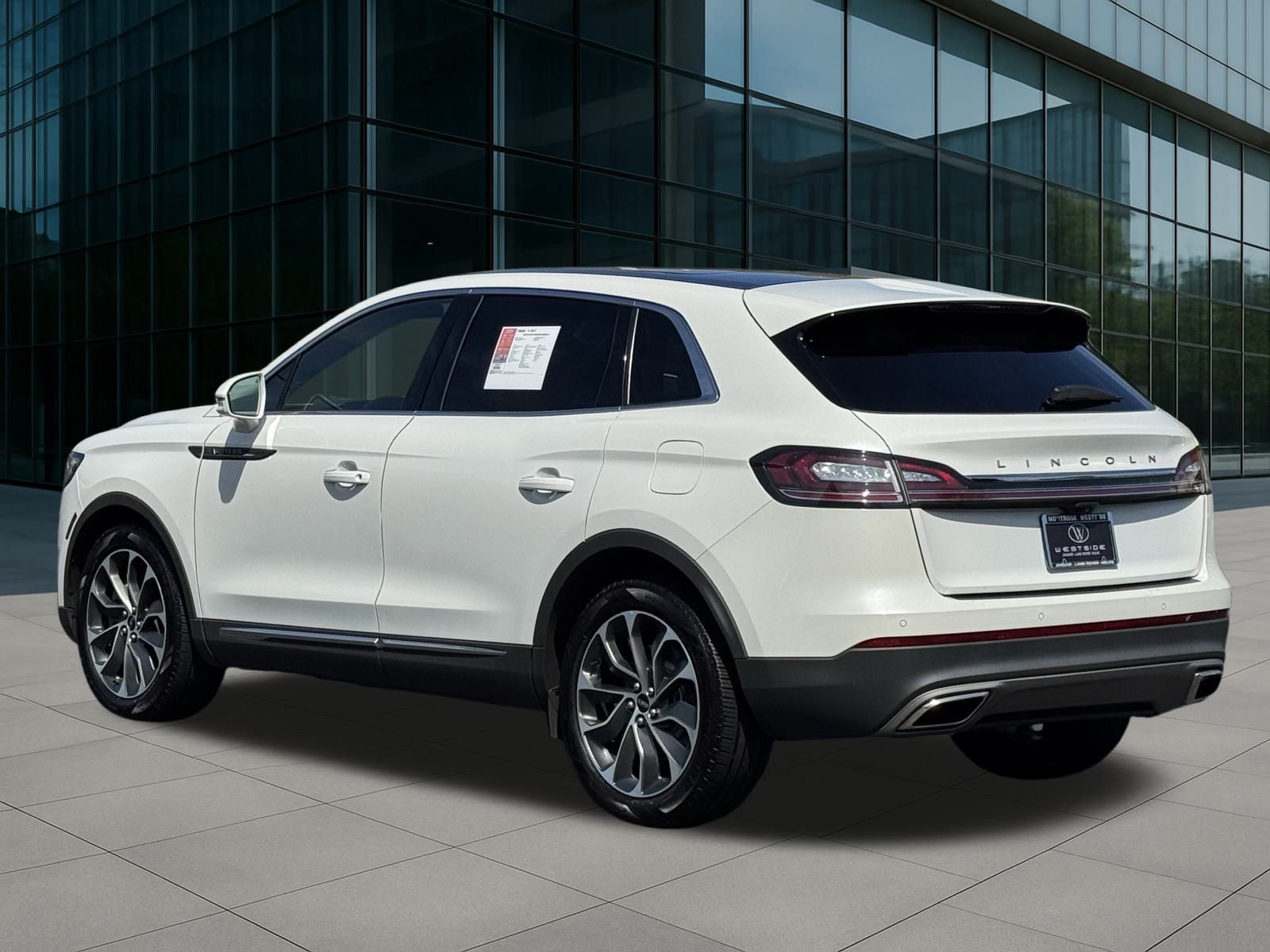 2022 Lincoln Nautilus Reserve photo 3