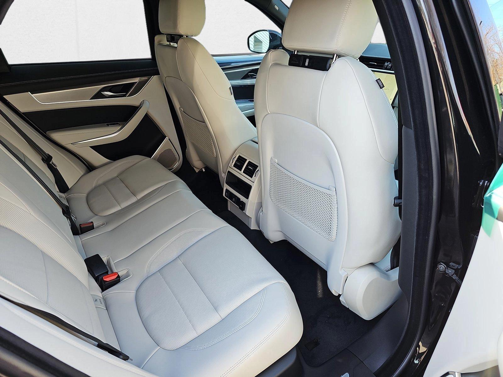 2026 Jaguar F-Pace R-Dynamic S - Photo 11