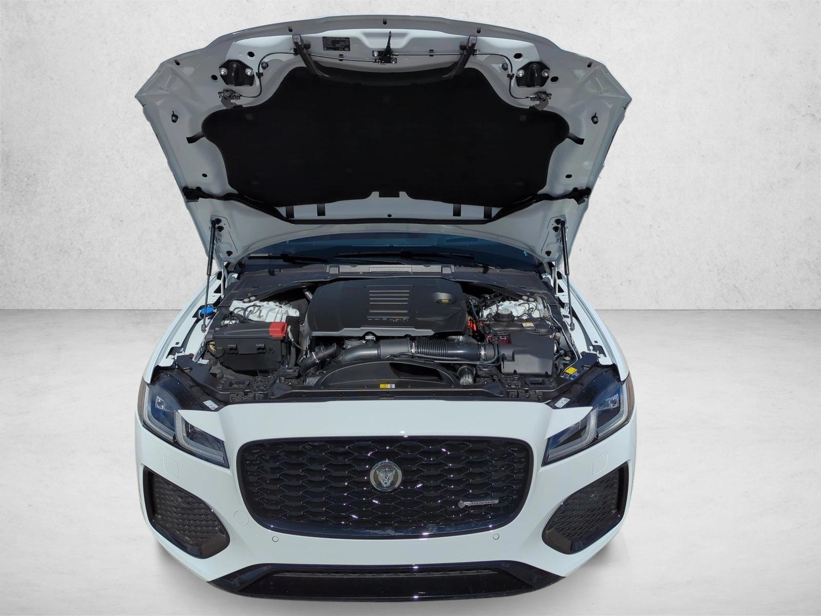2024 Jaguar XF R-Dynamic SE photo 4