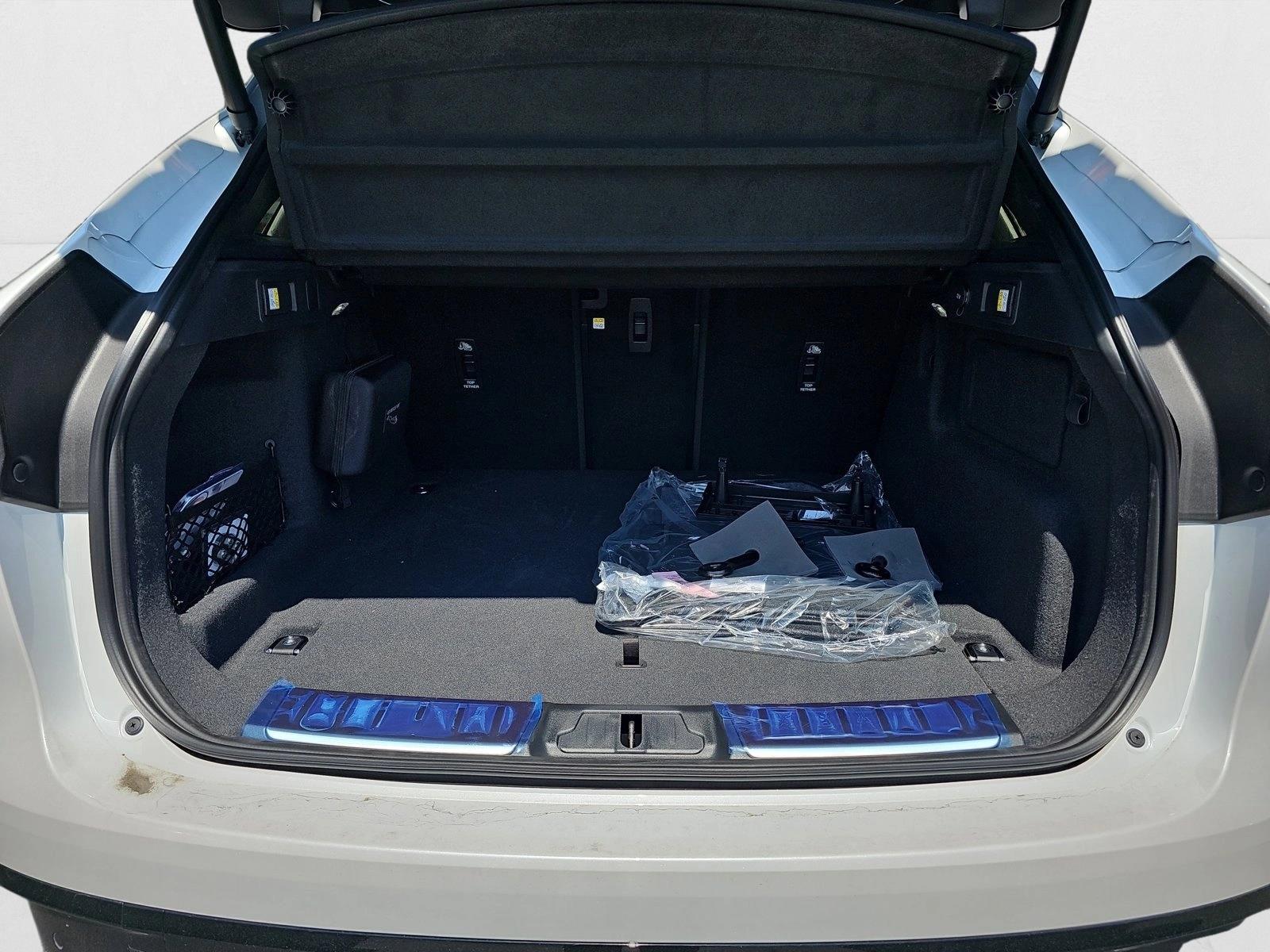 2026 Jaguar F-Pace R-Dynamic S - Photo 9
