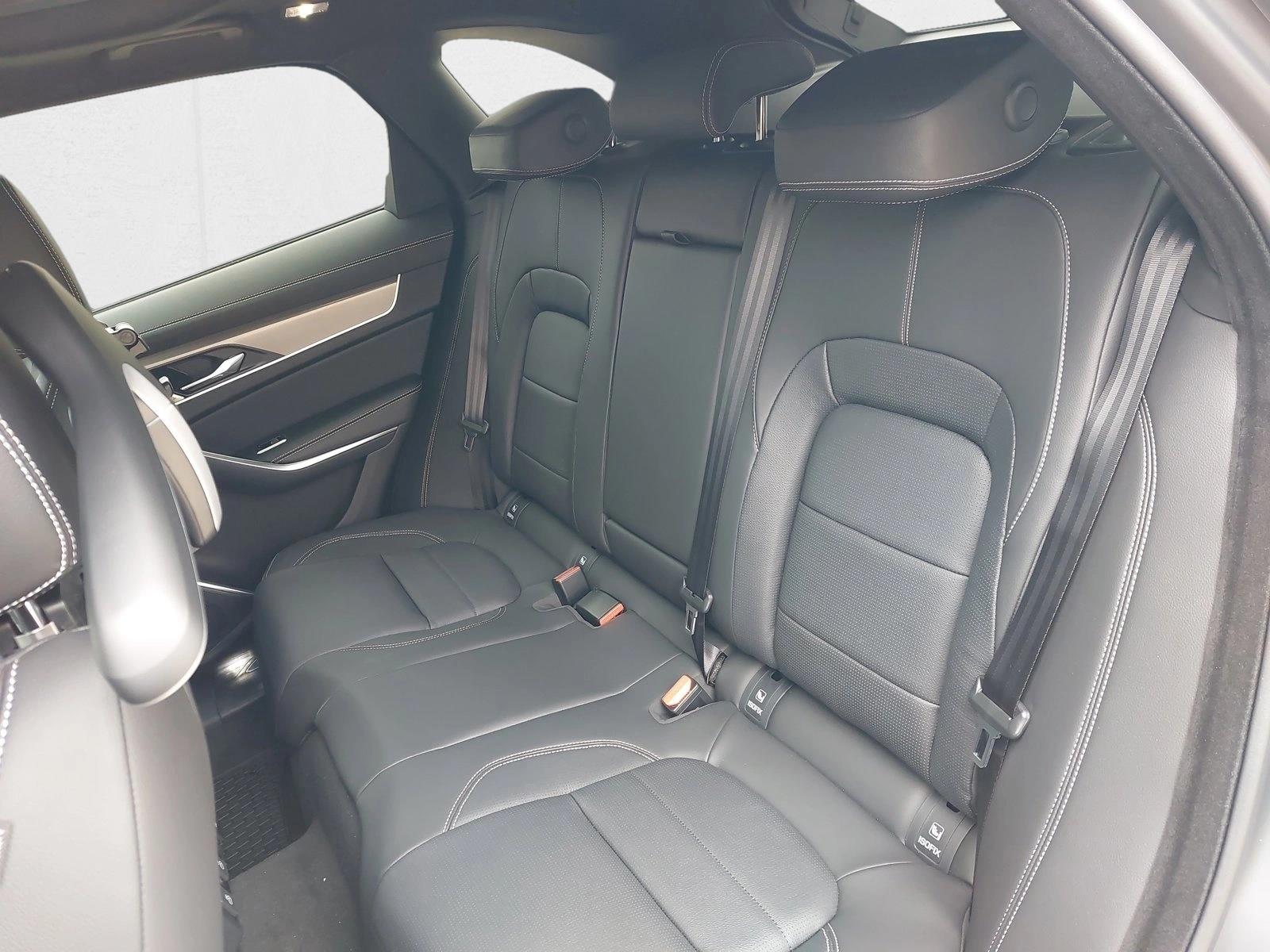 2026 Jaguar F-Pace R-Dynamic S - Photo 11