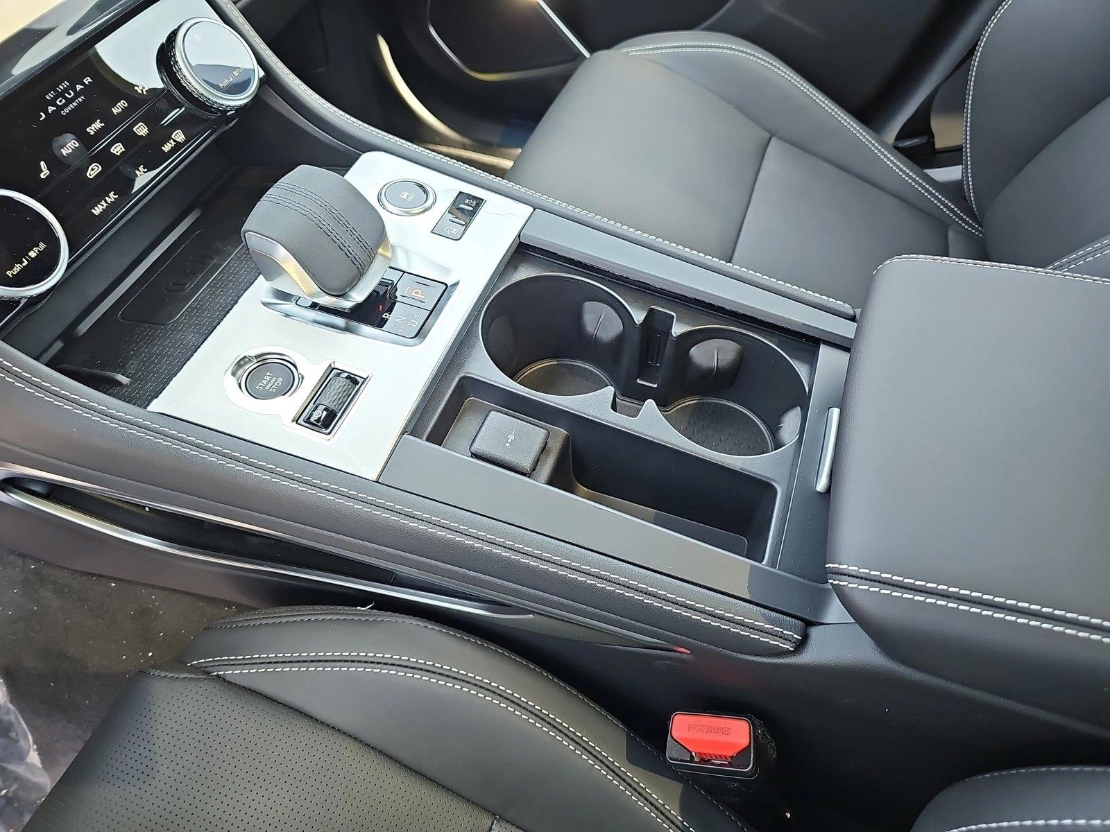 2026 Jaguar F-Pace R-Dynamic S - Photo 22