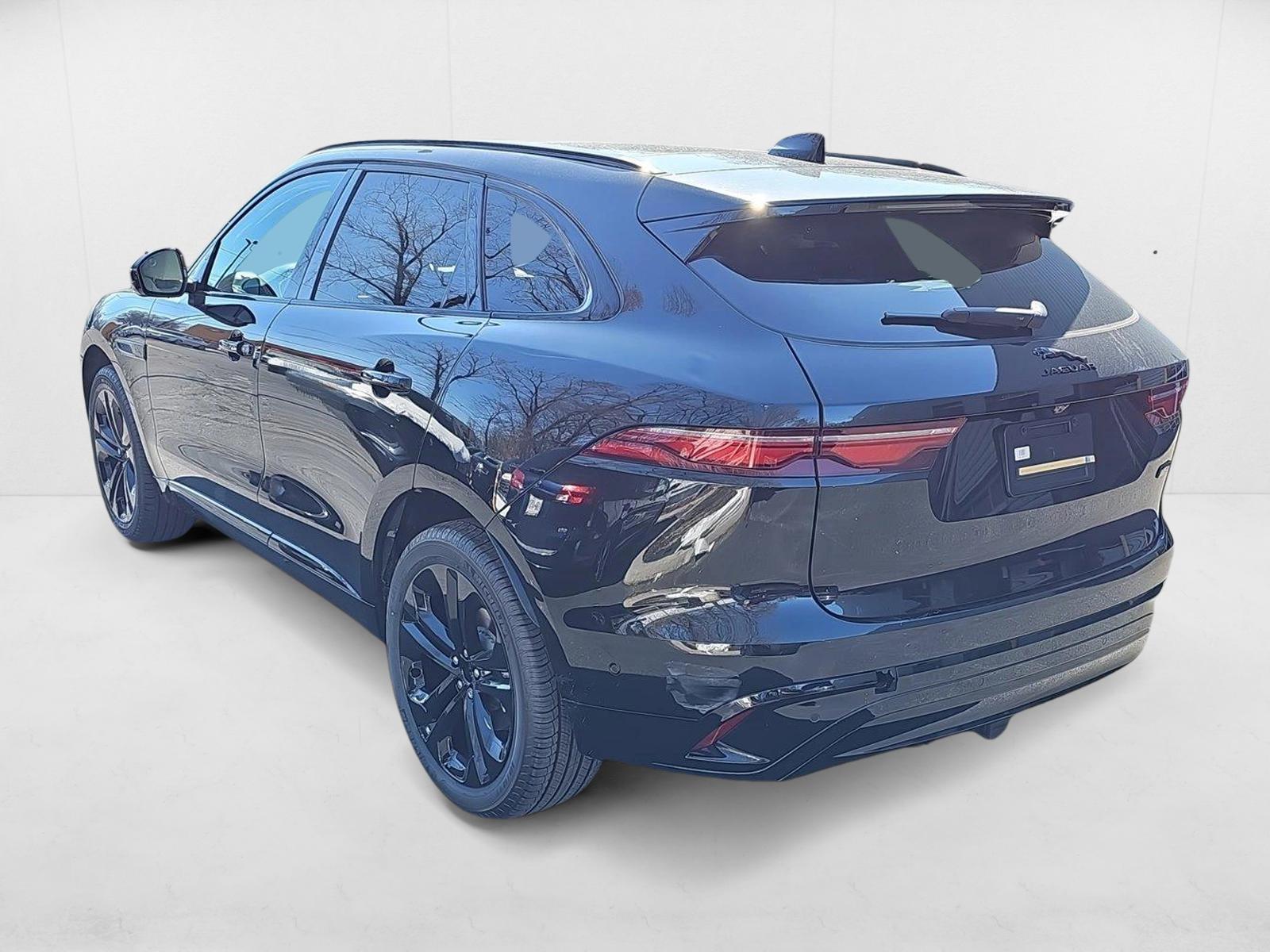 2026 Jaguar F-Pace R-Dynamic S - Photo 7