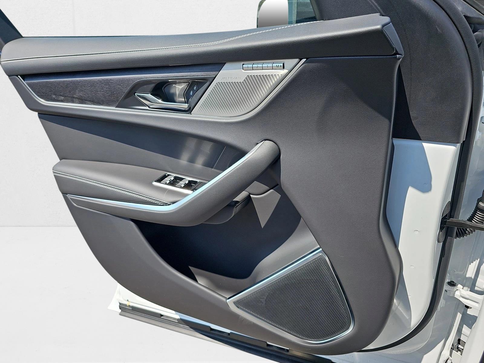 2026 Jaguar F-Pace R-Dynamic S - Photo 24