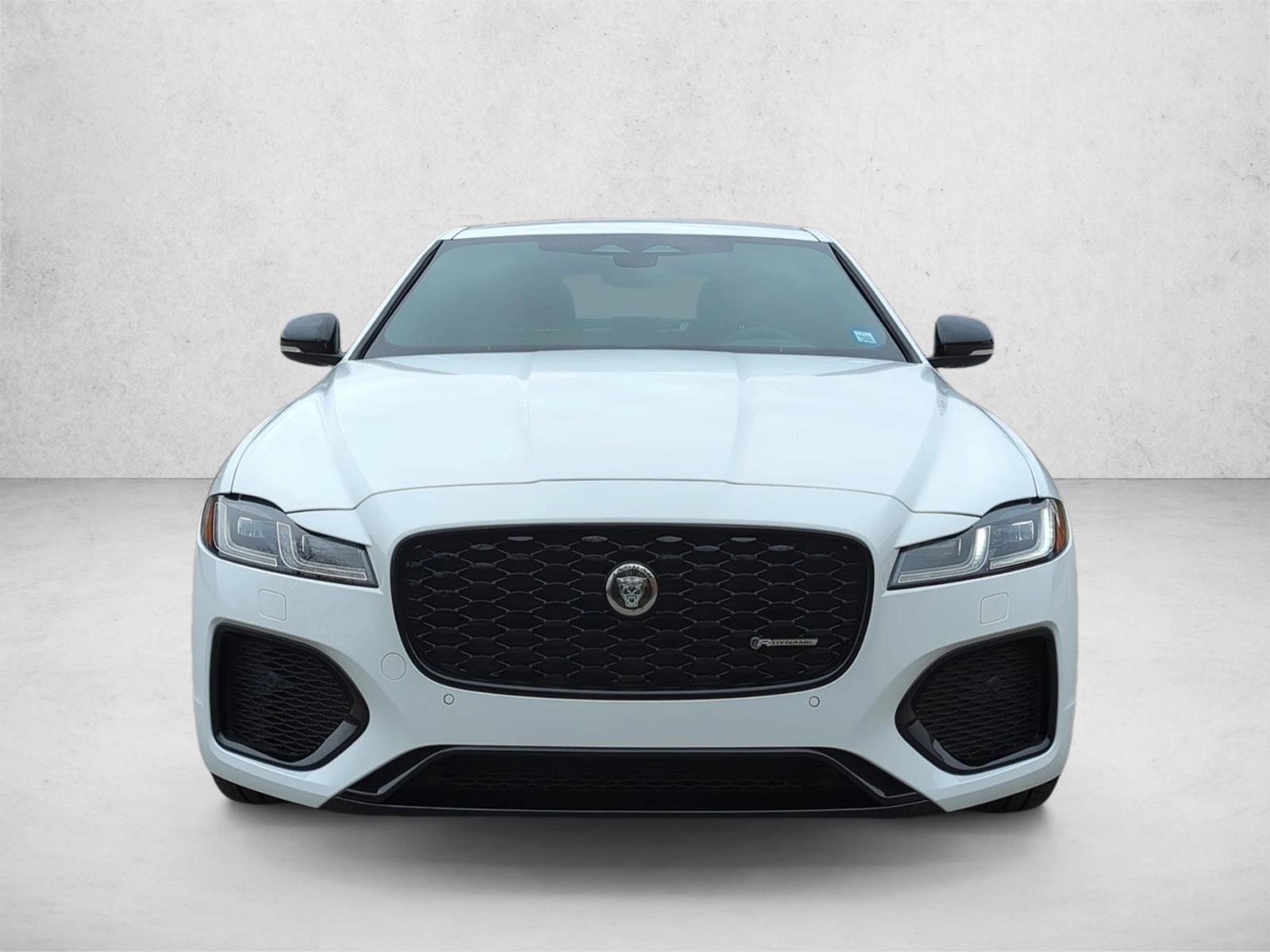 2024 Jaguar XF R-Dynamic SE photo 3