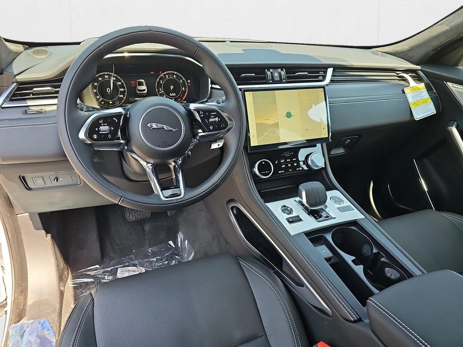 2026 Jaguar F-Pace R-Dynamic S - Photo 13