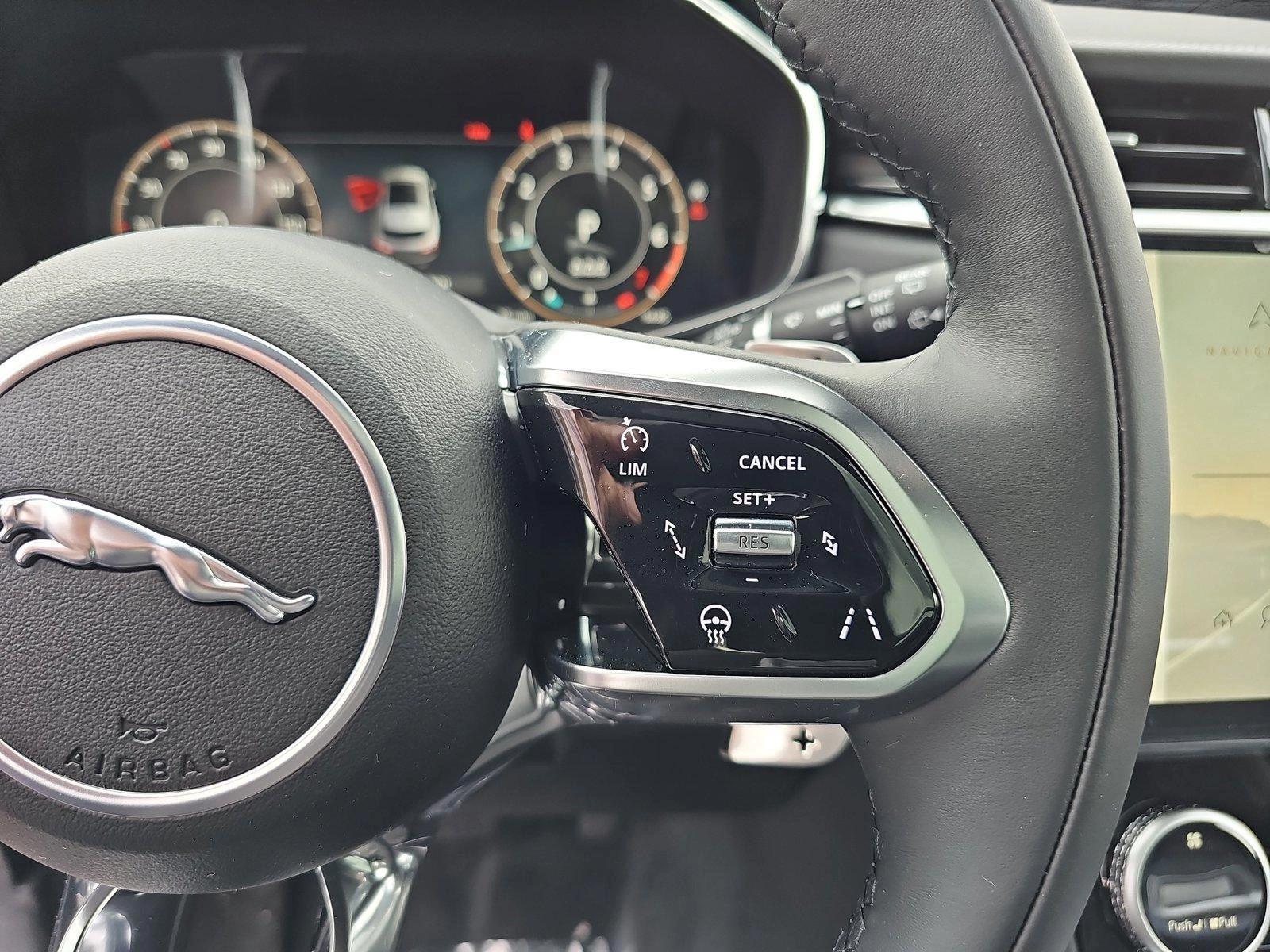 2026 Jaguar F-Pace R-Dynamic S - Photo 17