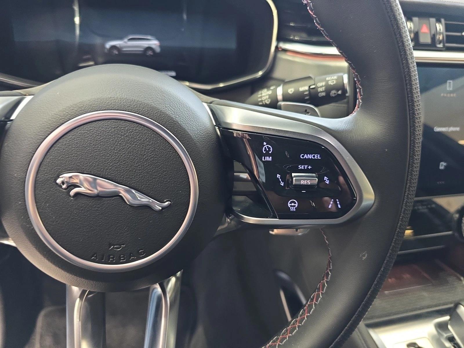 2026 Jaguar F-Pace SVR - Photo 19