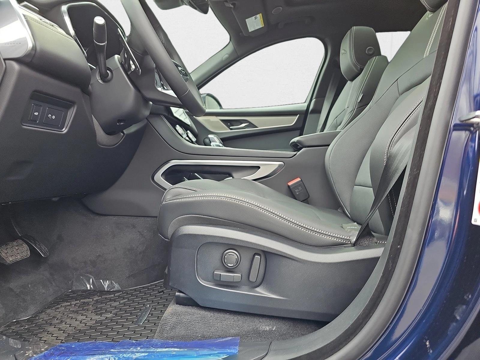 2026 Jaguar F-Pace R-Dynamic S - Photo 25
