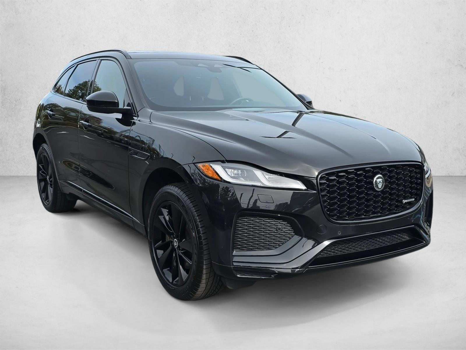 2025 Jaguar F-PACE P250 R-Dynamic S photo 3