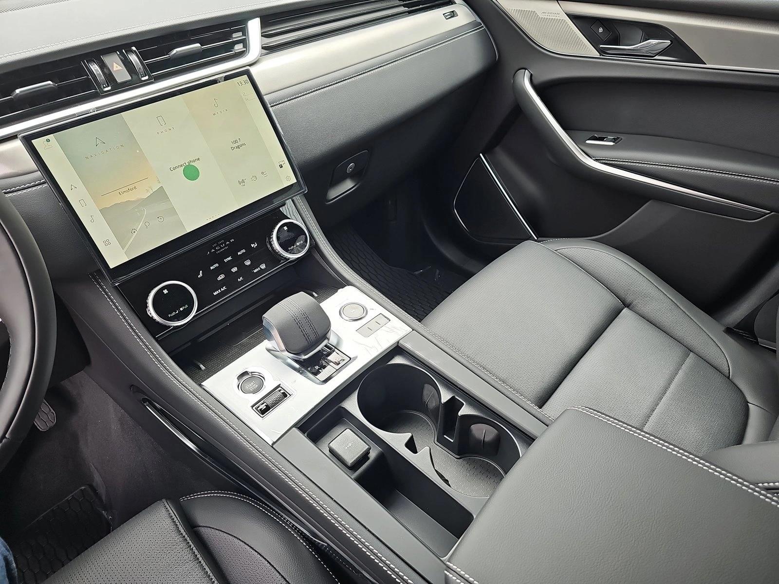 2026 Jaguar F-Pace R-Dynamic S - Photo 21