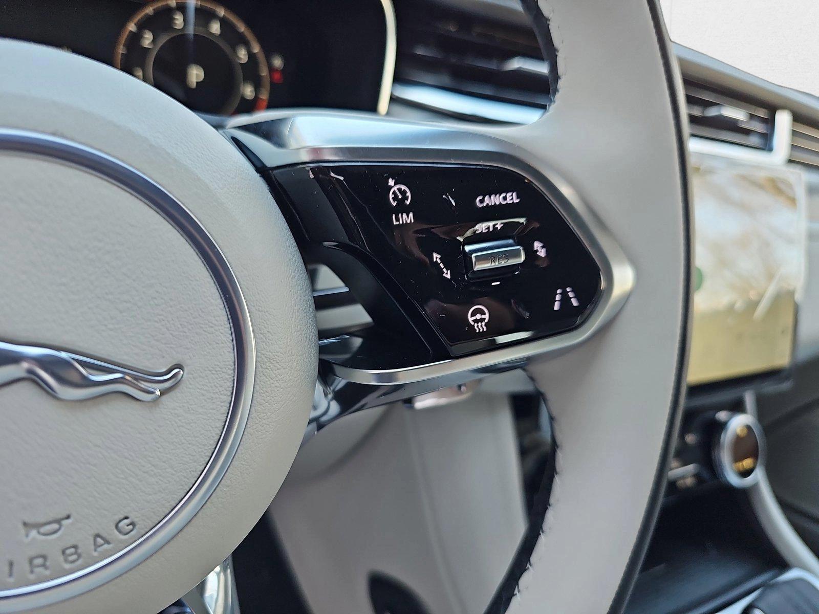 2026 Jaguar F-Pace R-Dynamic S - Photo 17