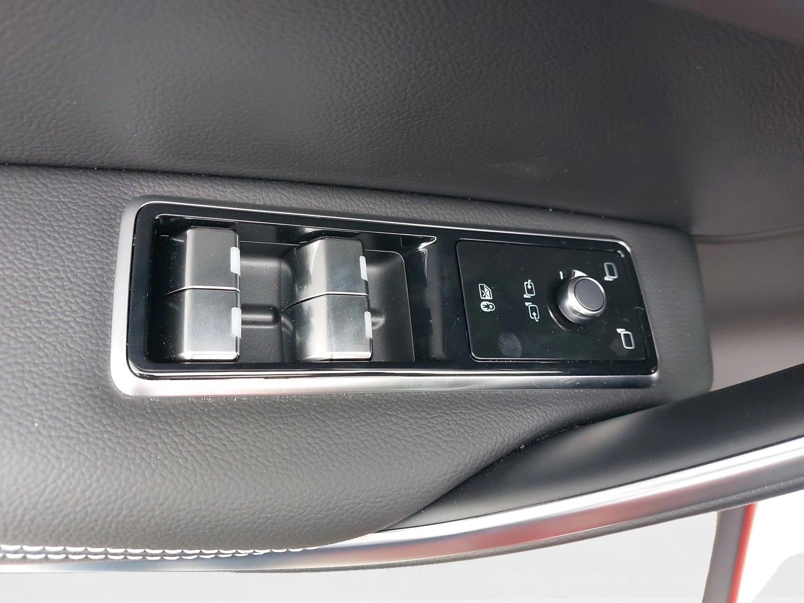 2026 Jaguar F-Pace R-Dynamic S - Photo 24
