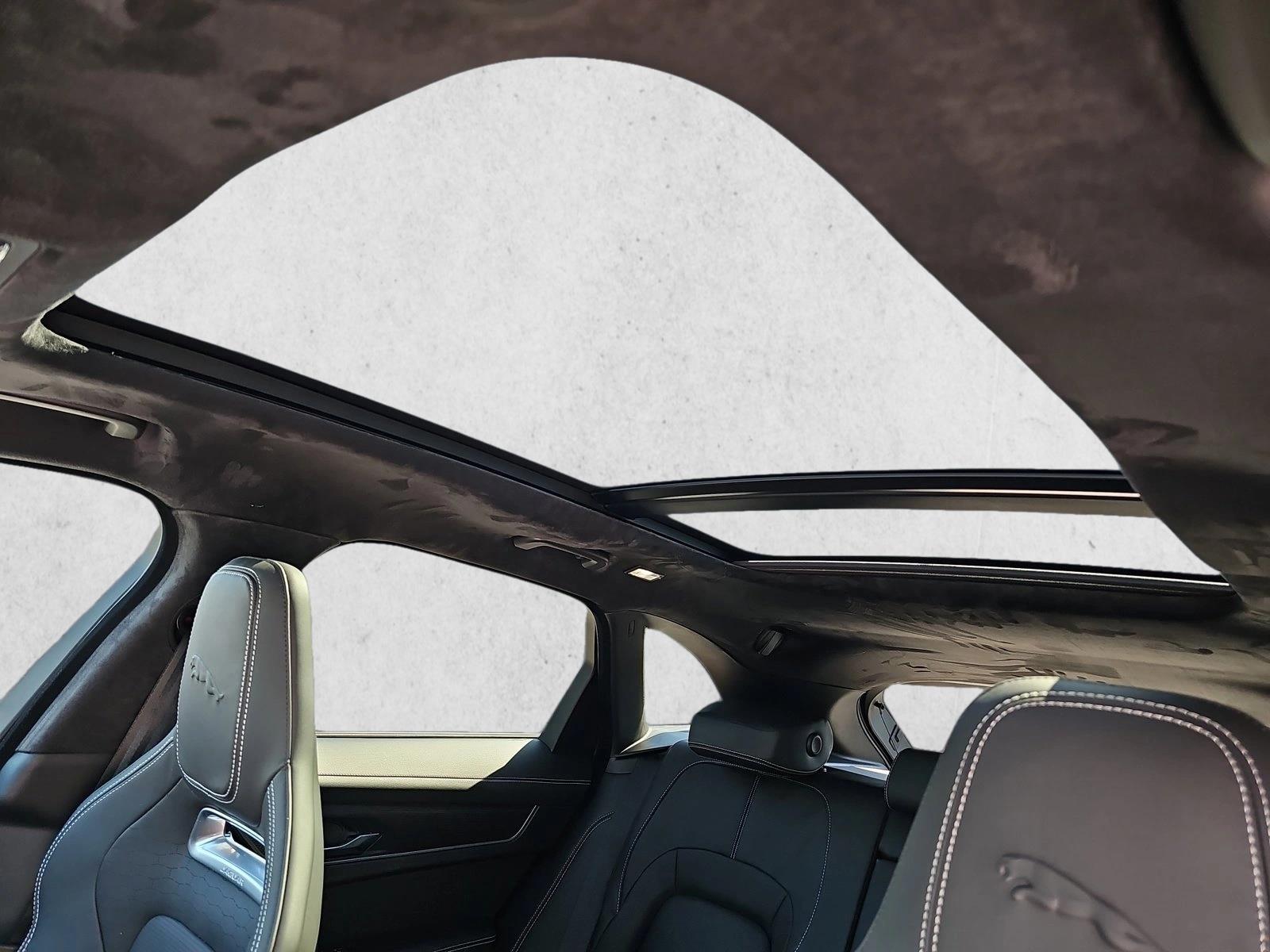 2026 Jaguar F-Pace R-Dynamic S - Photo 24