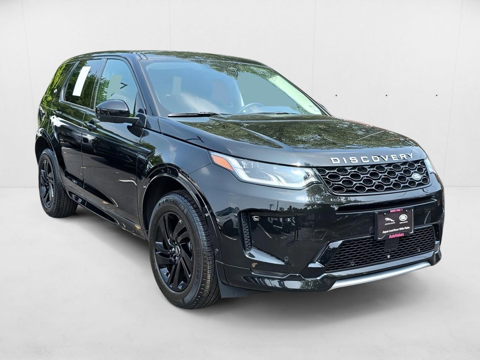 2024 Land Rover Discovery Sport S photo 3