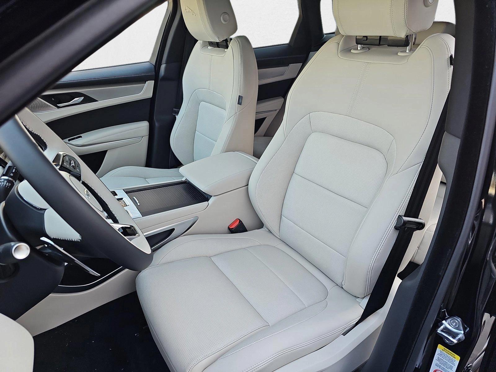 2026 Jaguar F-Pace R-Dynamic S - Photo 13