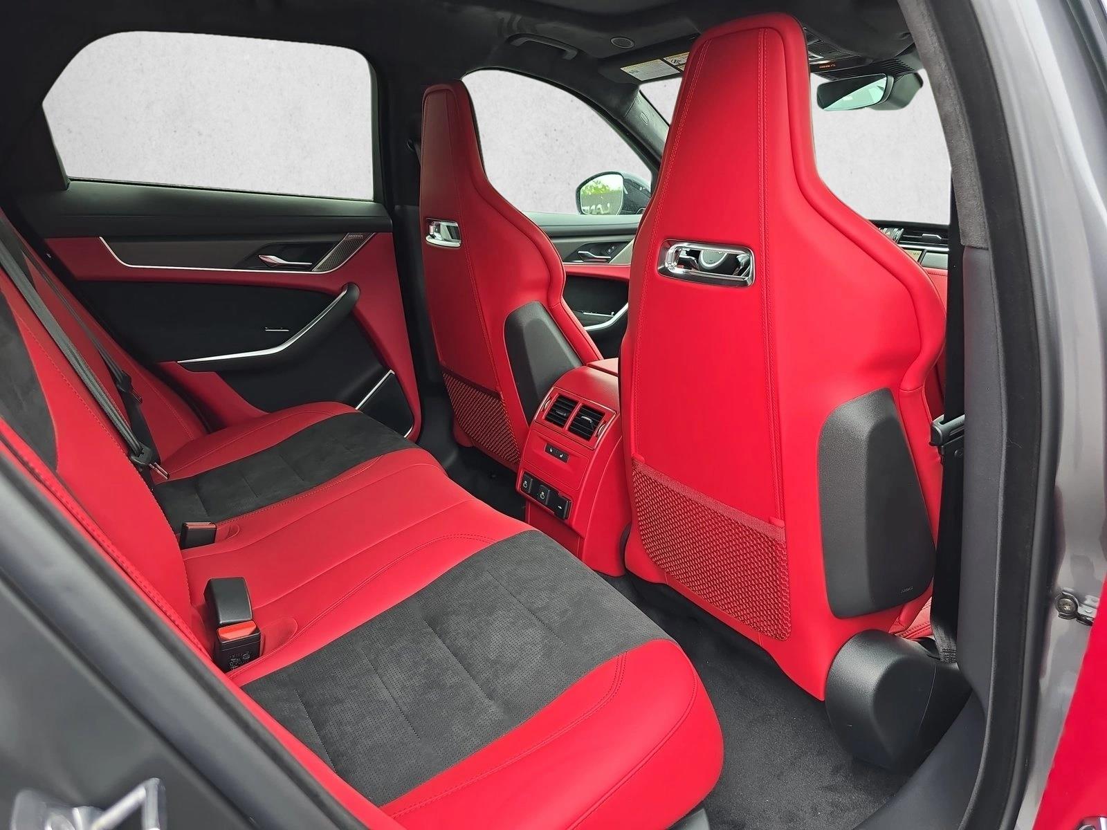 2026 Jaguar F-Pace SVR - Photo 11