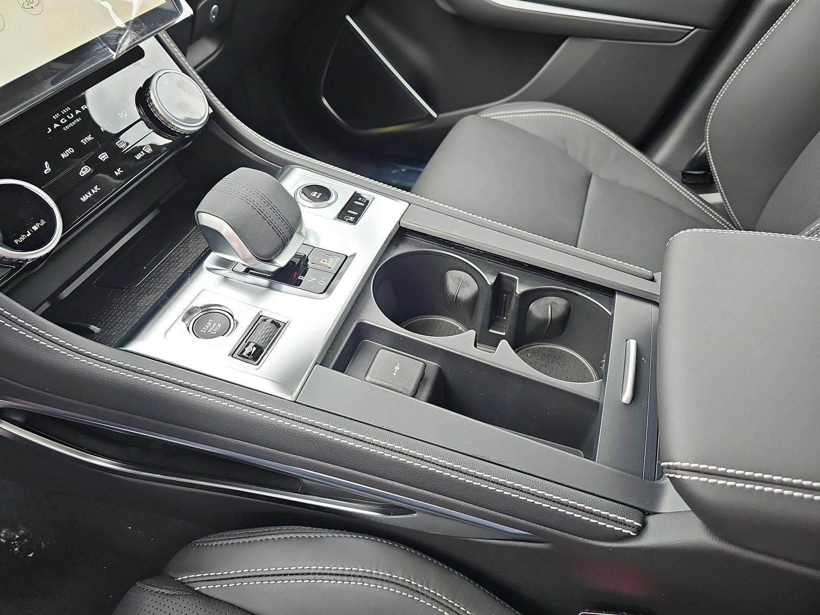 2026 Jaguar F-Pace R-Dynamic S - Photo 23