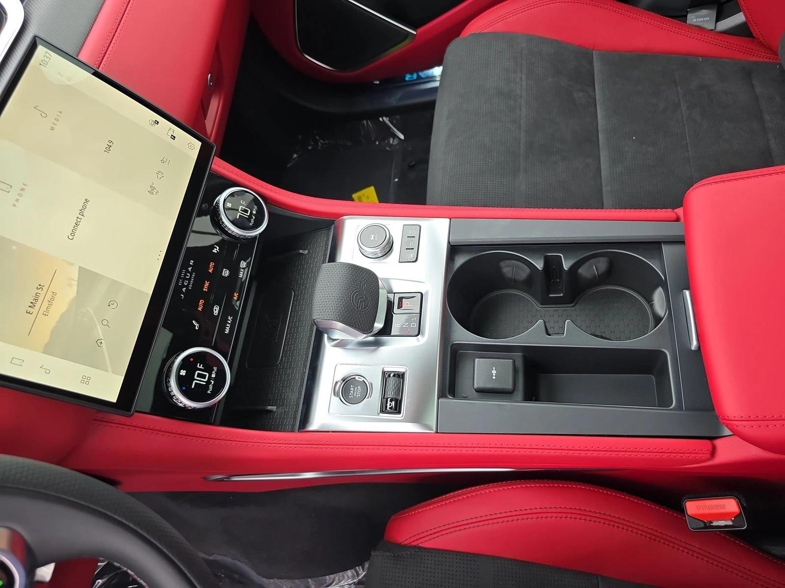 2026 Jaguar F-Pace SVR - Photo 24
