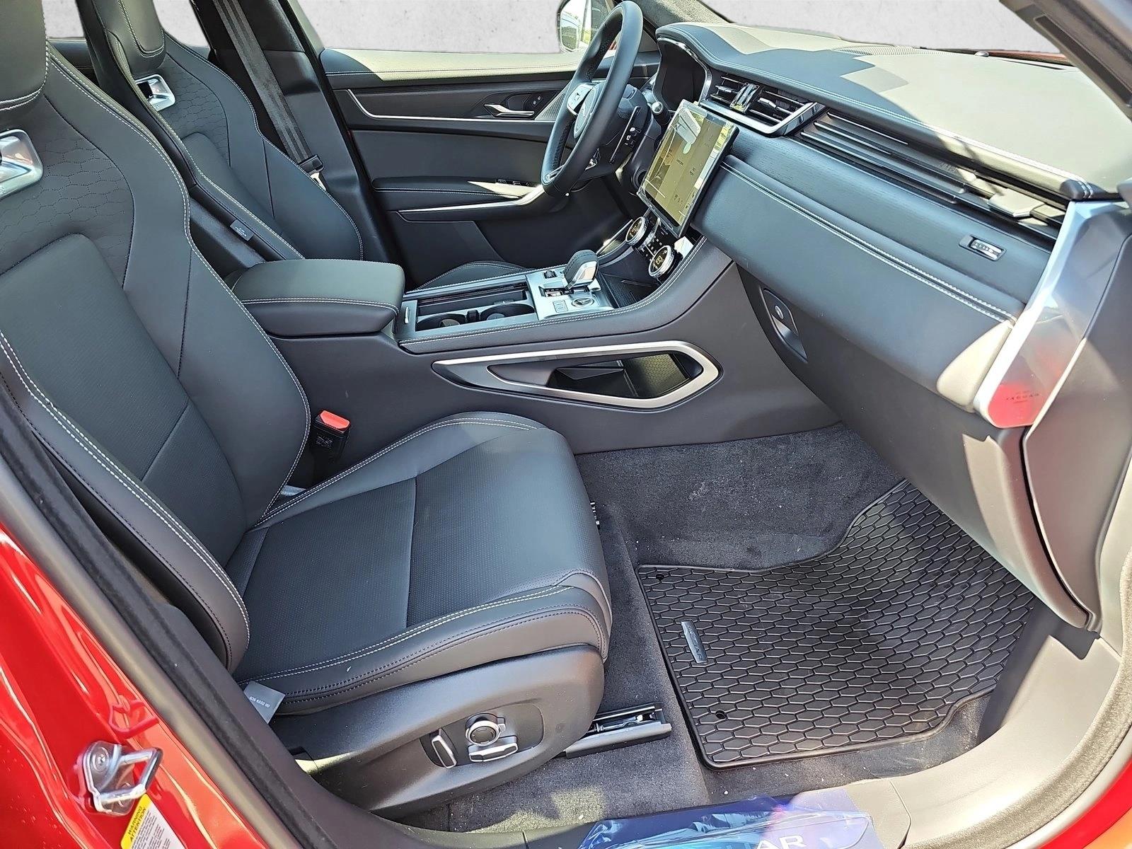 2026 Jaguar F-Pace R-Dynamic S - Photo 4