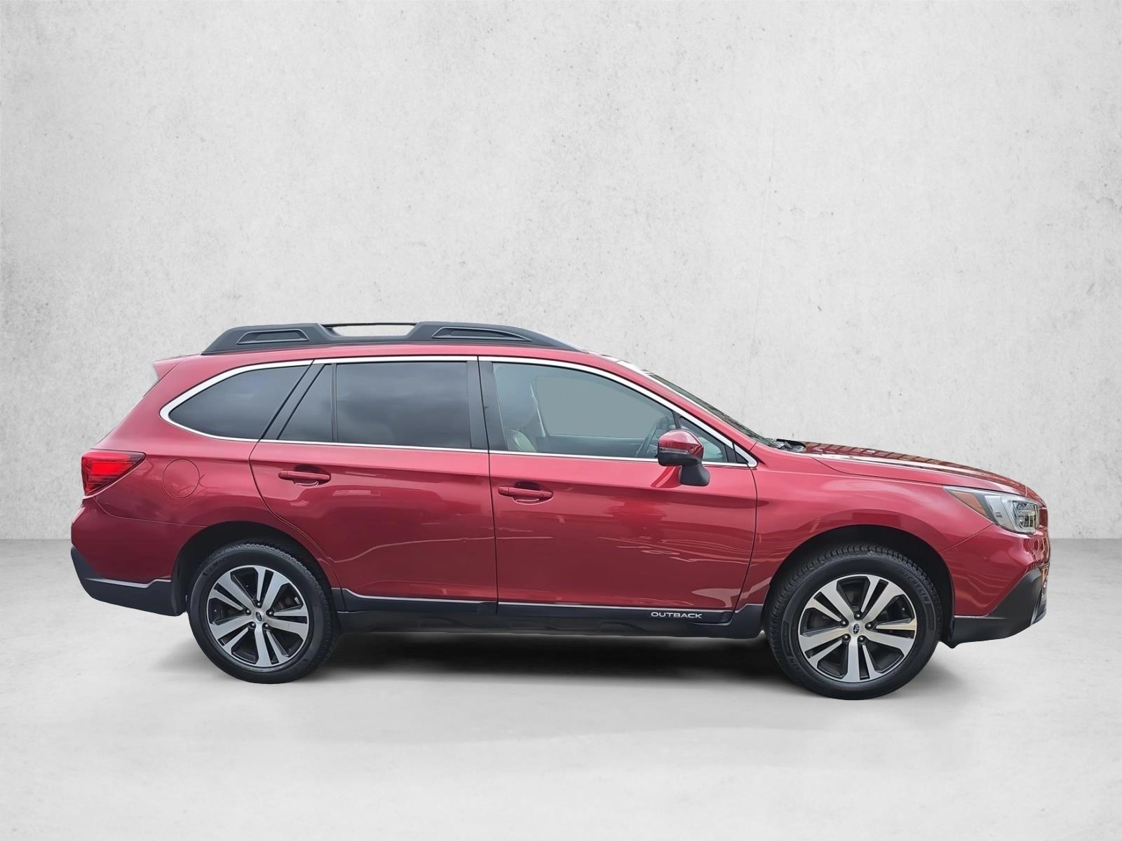 2018 Subaru Outback Limited photo 2