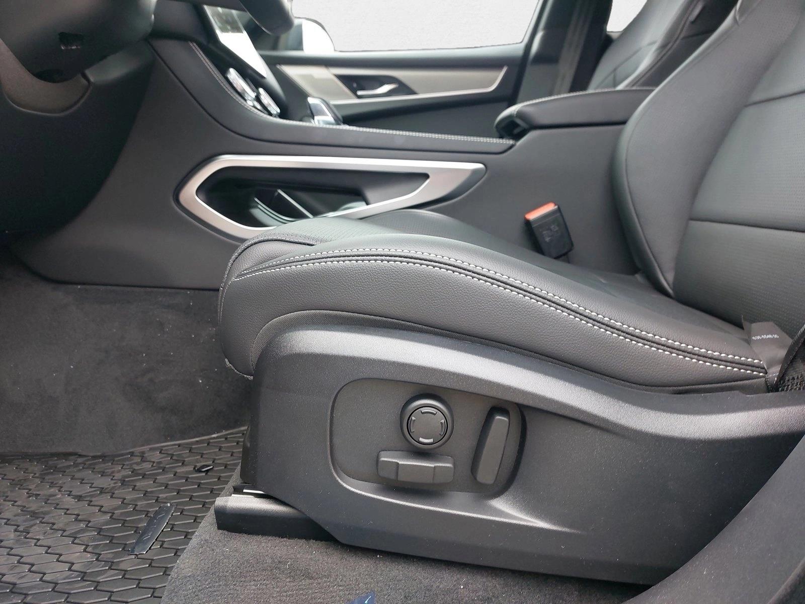 2026 Jaguar F-Pace R-Dynamic S - Photo 25