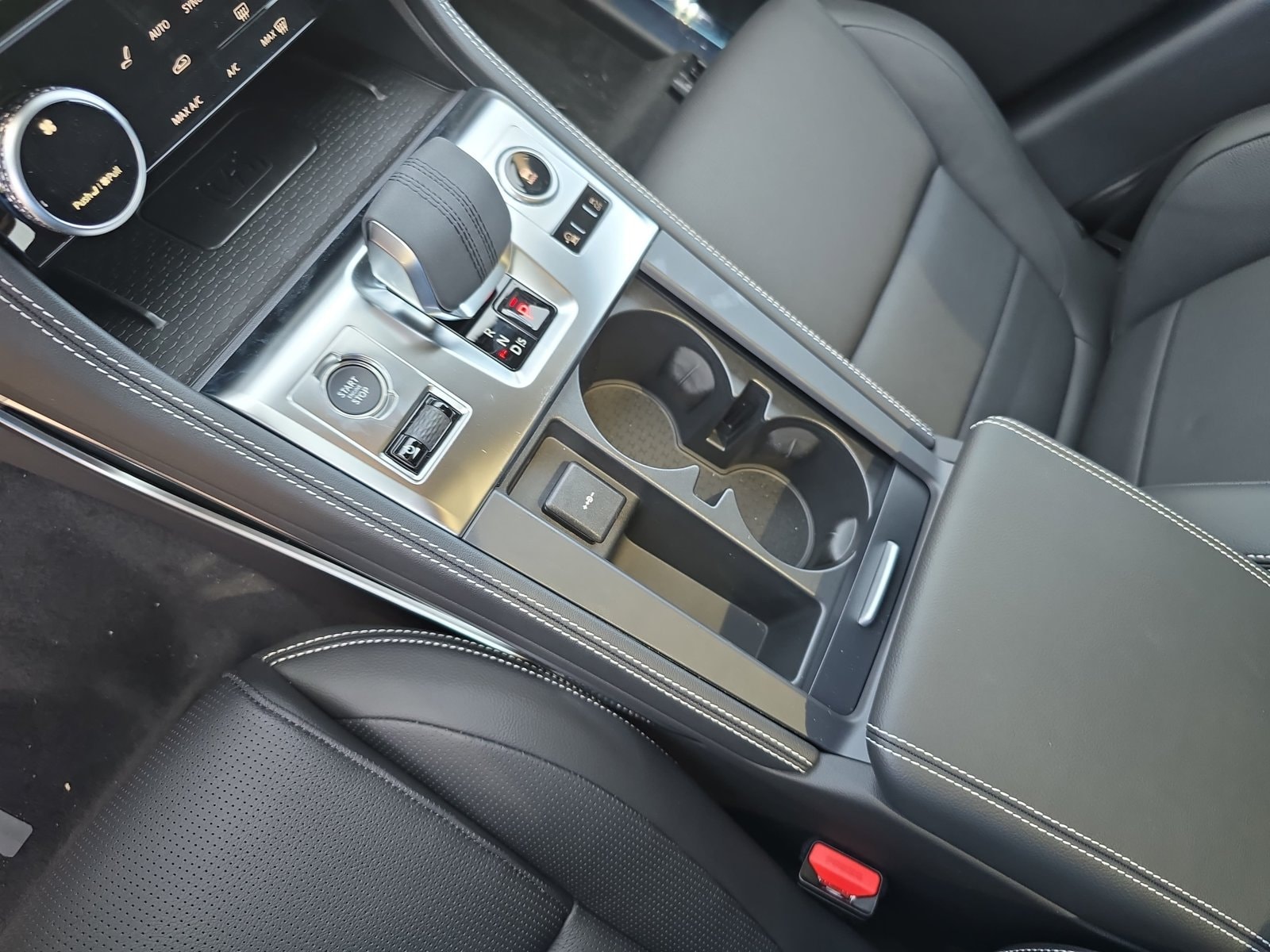 2026 Jaguar F-Pace R-Dynamic S - Photo 23