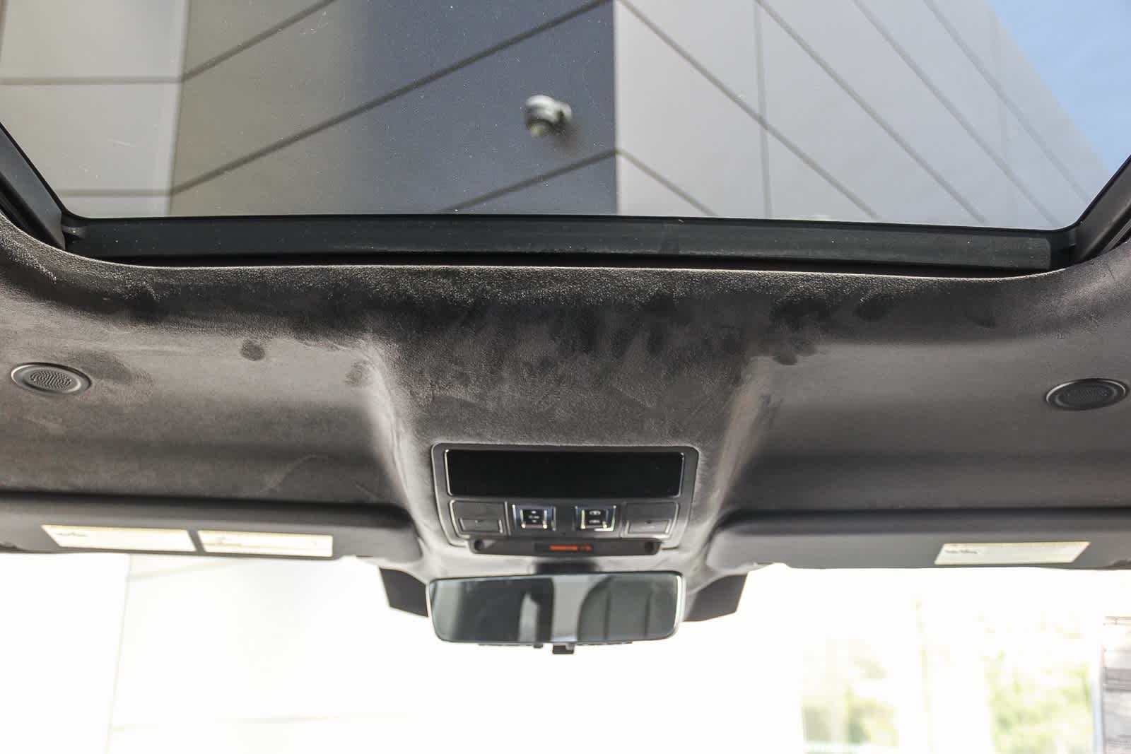 Thumbnail: 2025 Land Rover Defender - 16