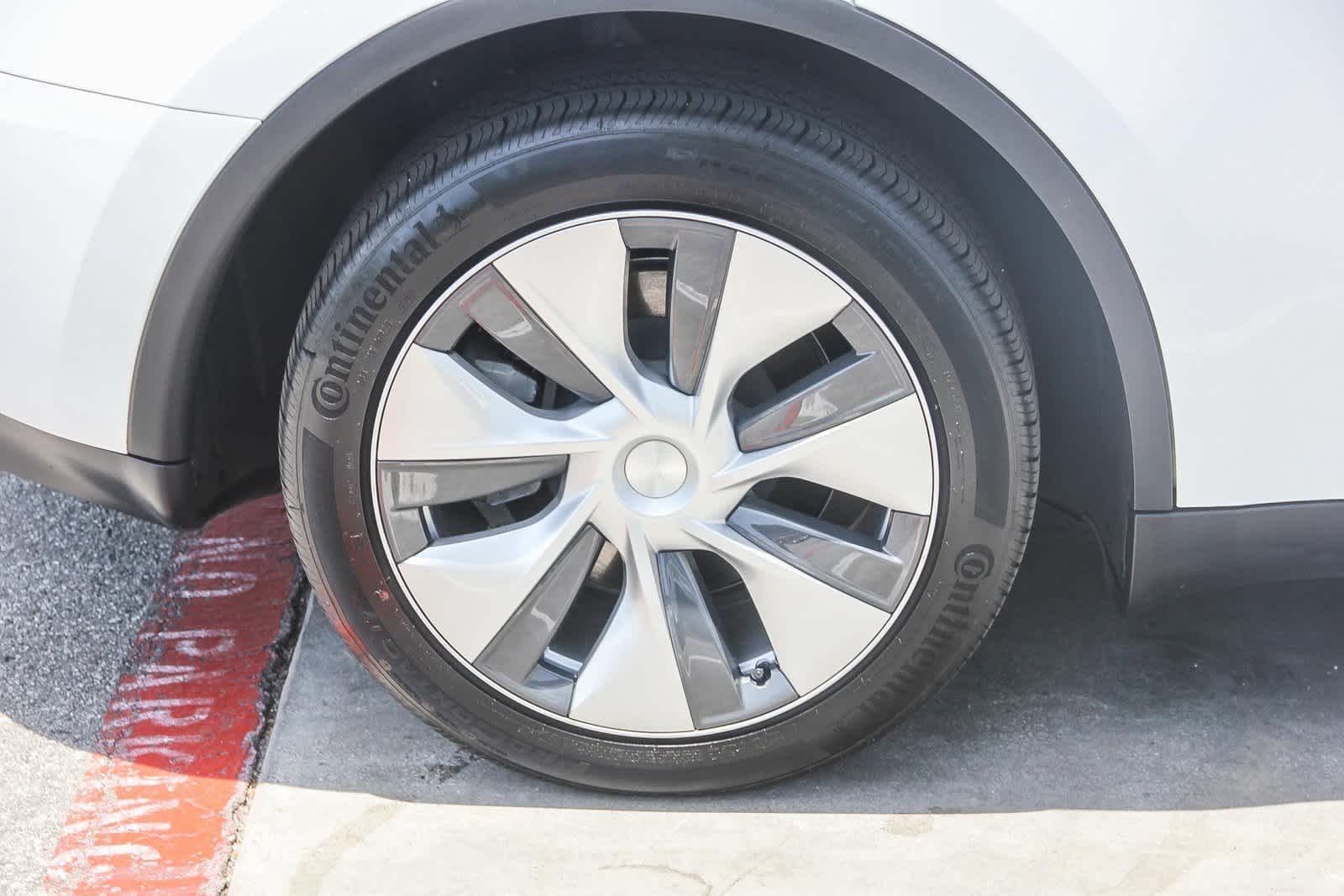 2023 Tesla Model Y Long Range 8