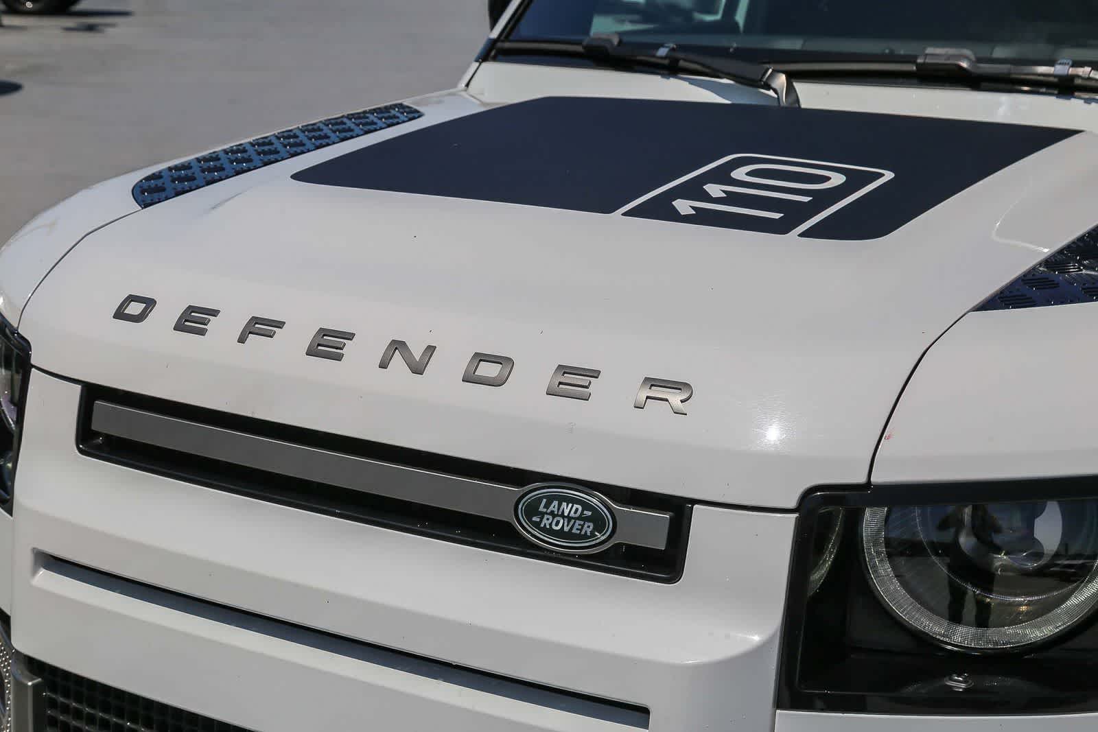 Thumbnail: 2022 Land Rover Defender - 11