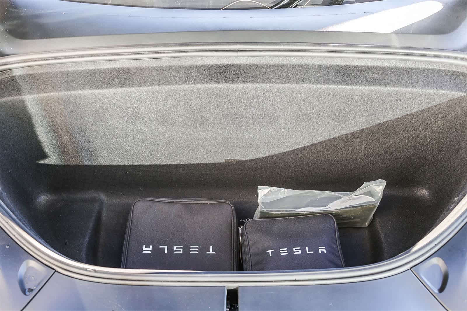 Thumbnail: 2022 Tesla Model X - 24