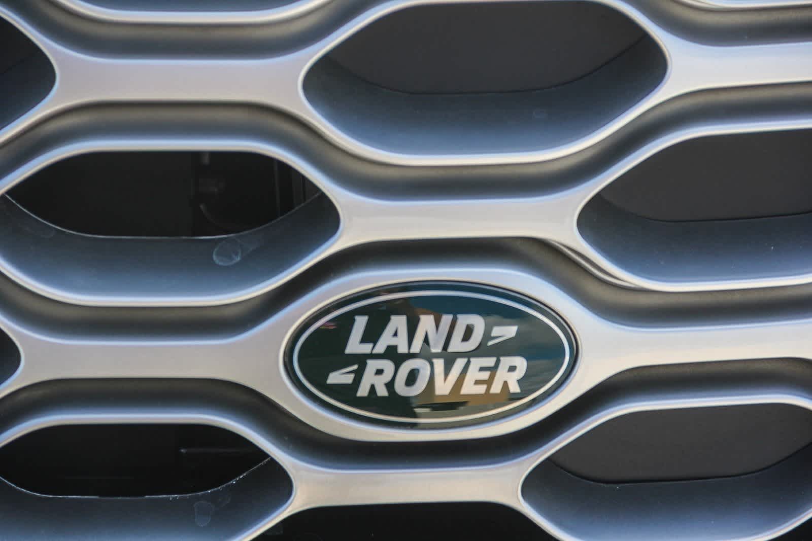 Thumbnail: 2026 Land Rover Discovery - 11