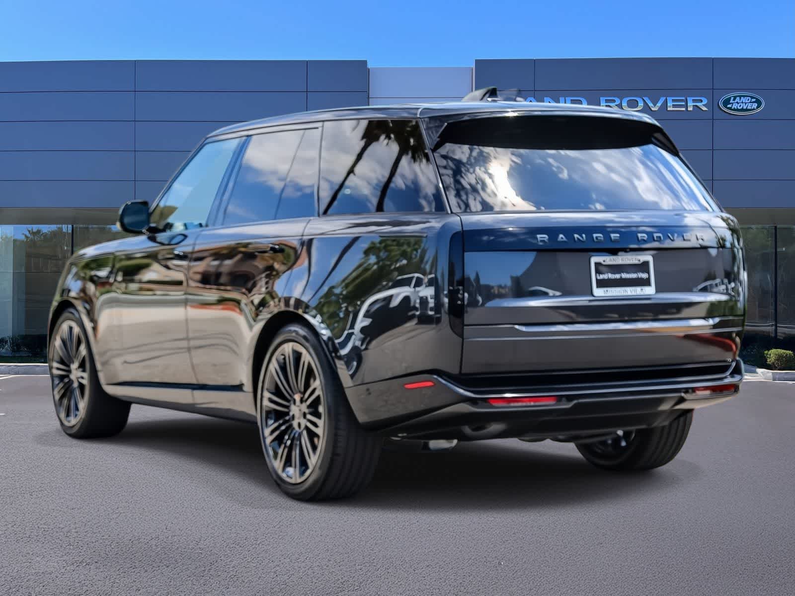 Thumbnail: 2026 Land Rover Range Rover - 6