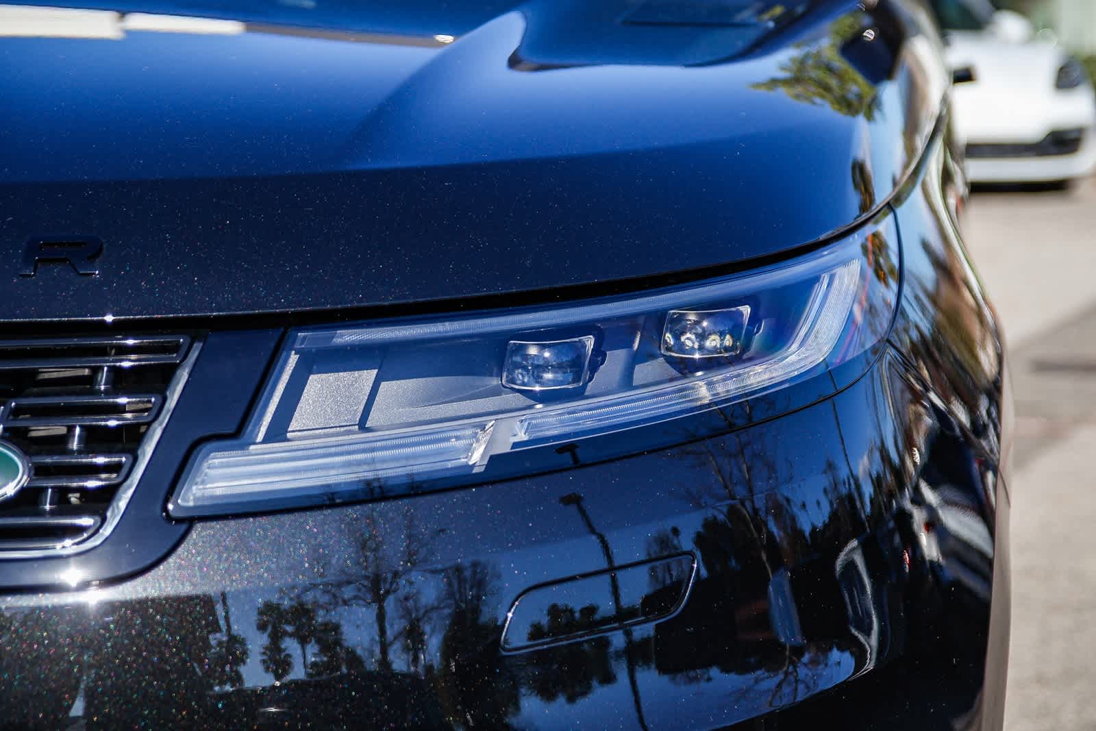 Thumbnail: 2026 Land Rover Range Rover Sport - 10