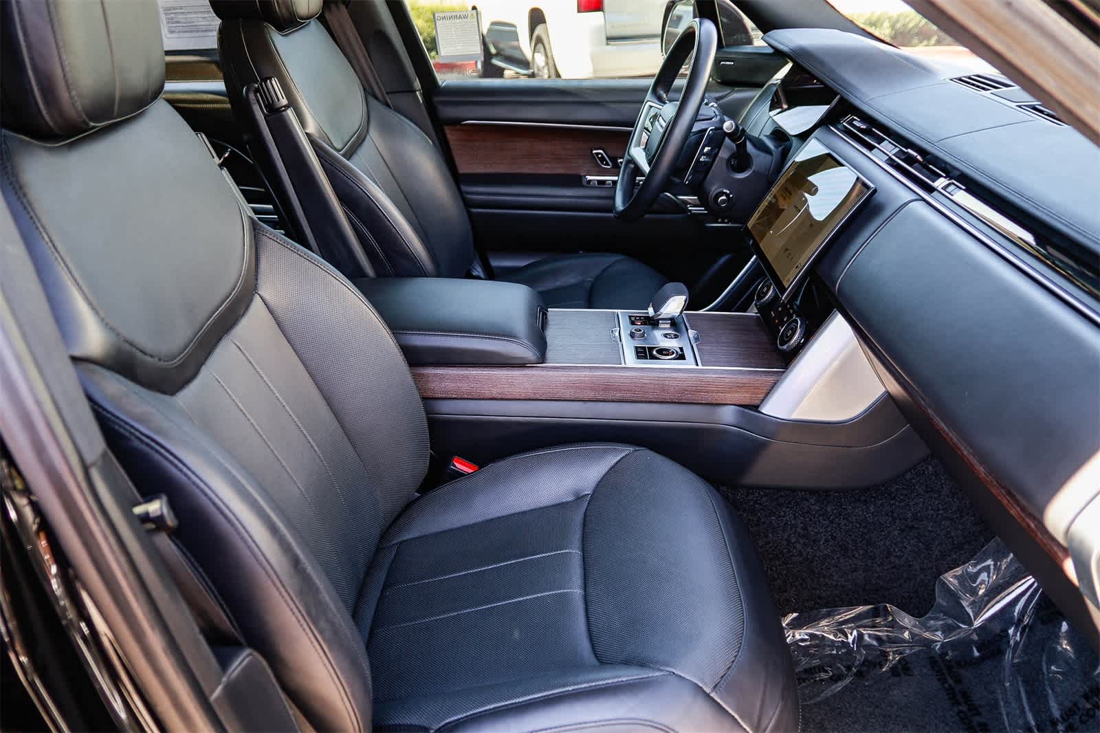 Thumbnail: 2023 Land Rover Range Rover - 17