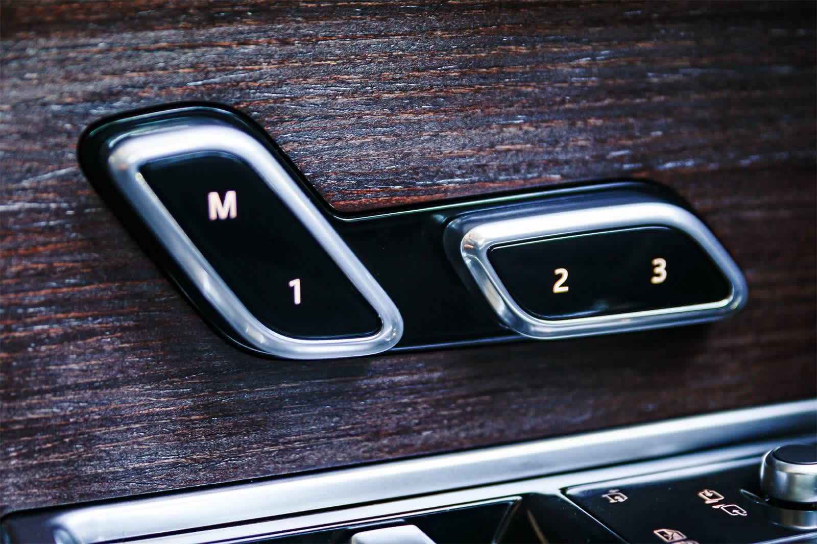 Thumbnail: 2023 Land Rover Range Rover - 23